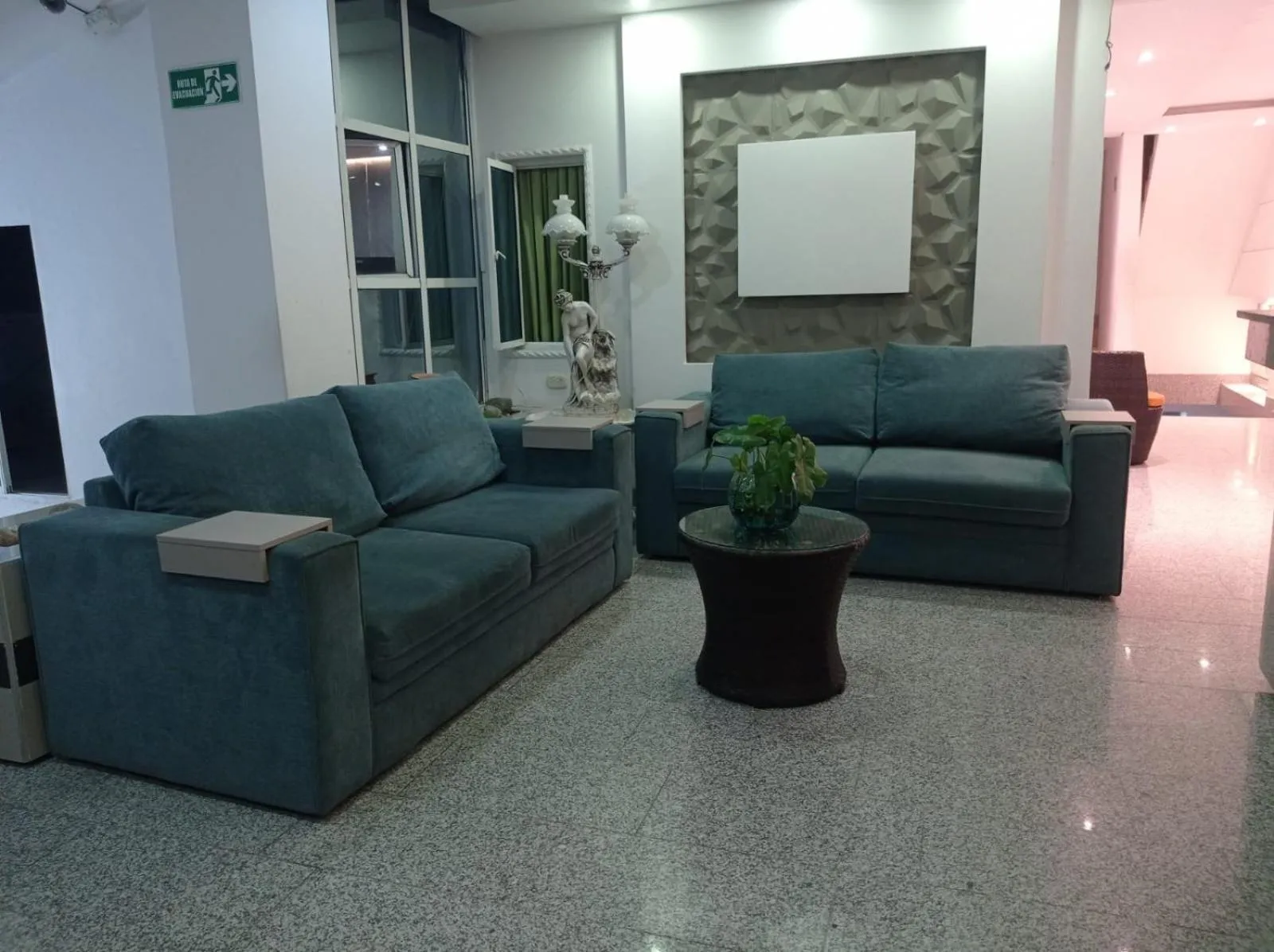 Hotel Damys