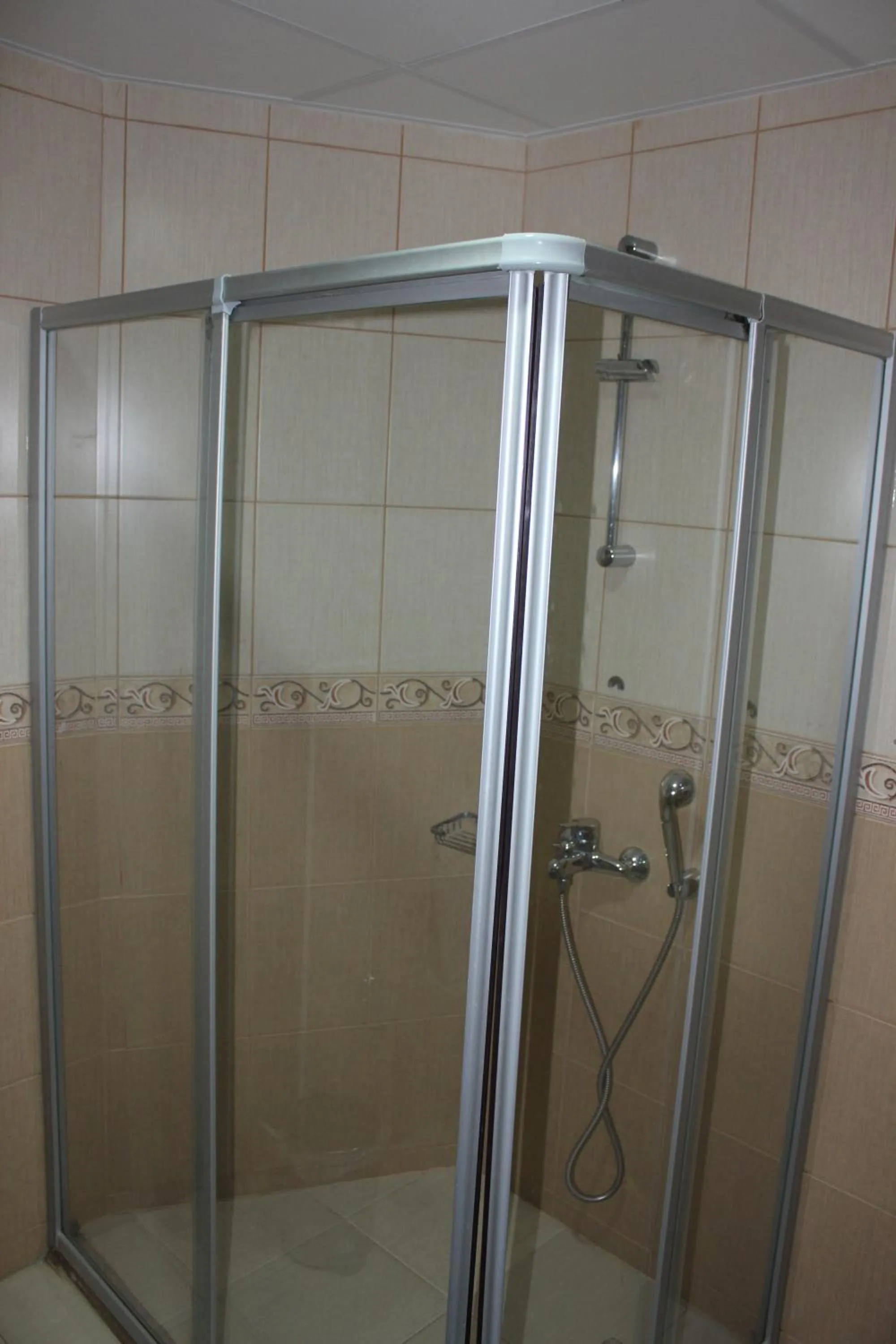 Shower in Dalyan Tezcan Hotel
