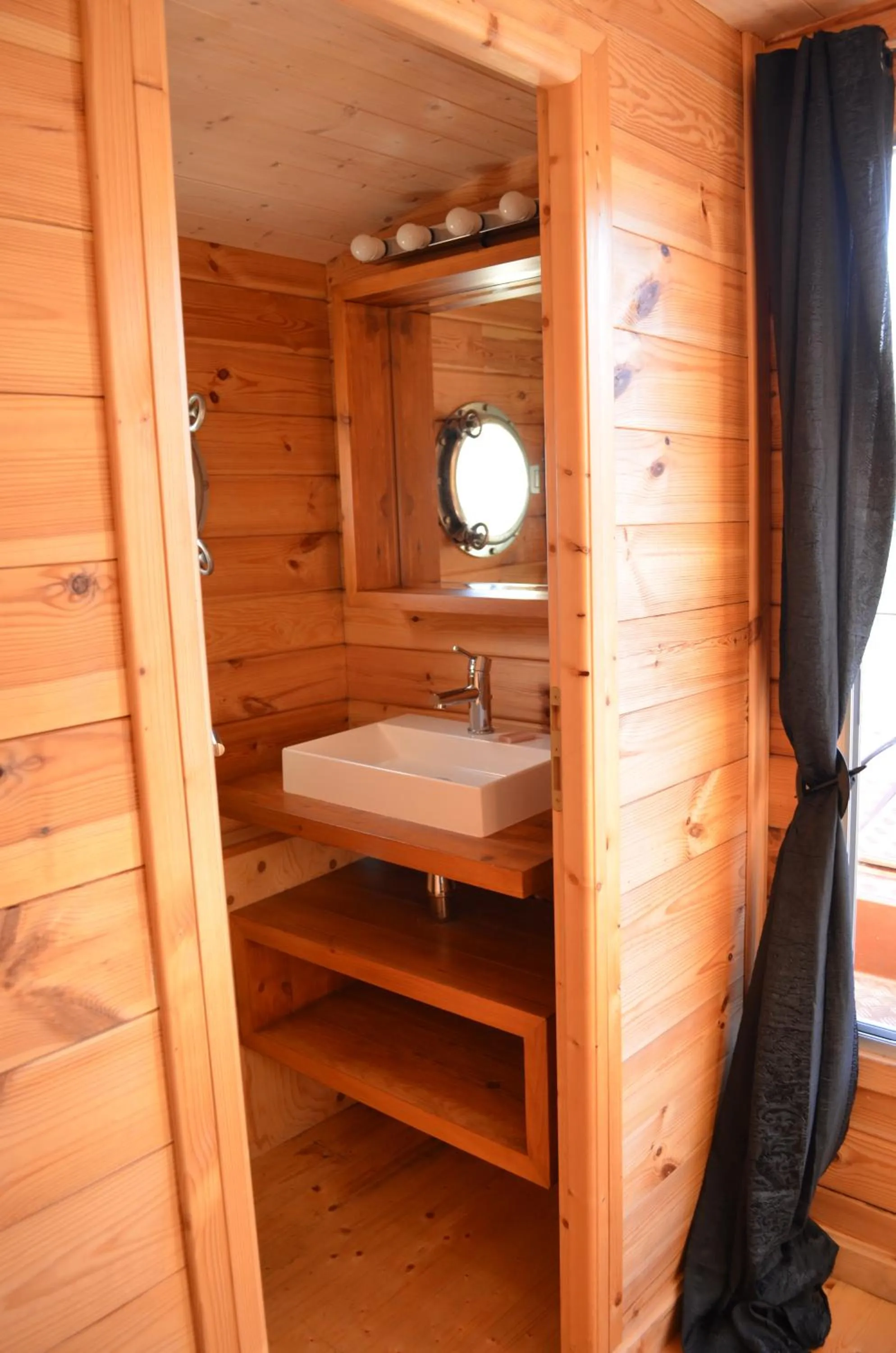 Bathroom in Le Village des Monédières