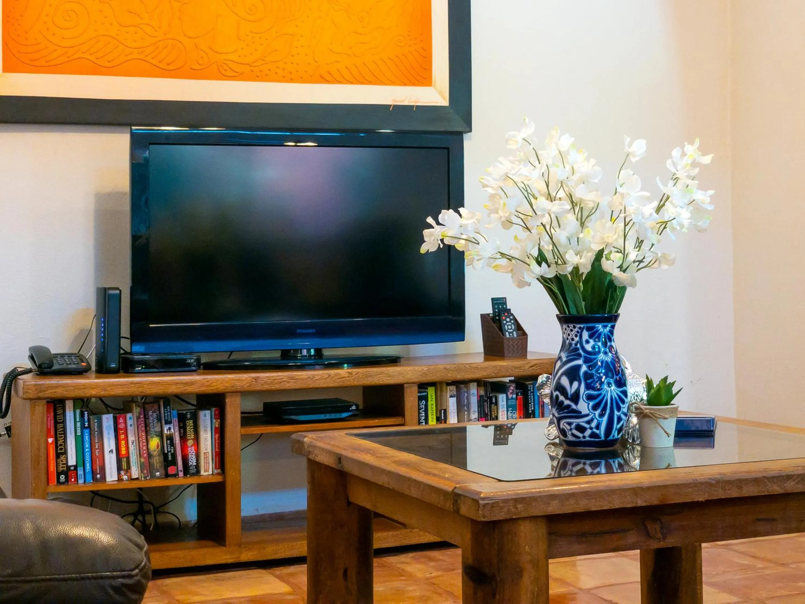 TV and multimedia in Casa Mulder - Steps to Beach Private Pool Ocean-View Roof