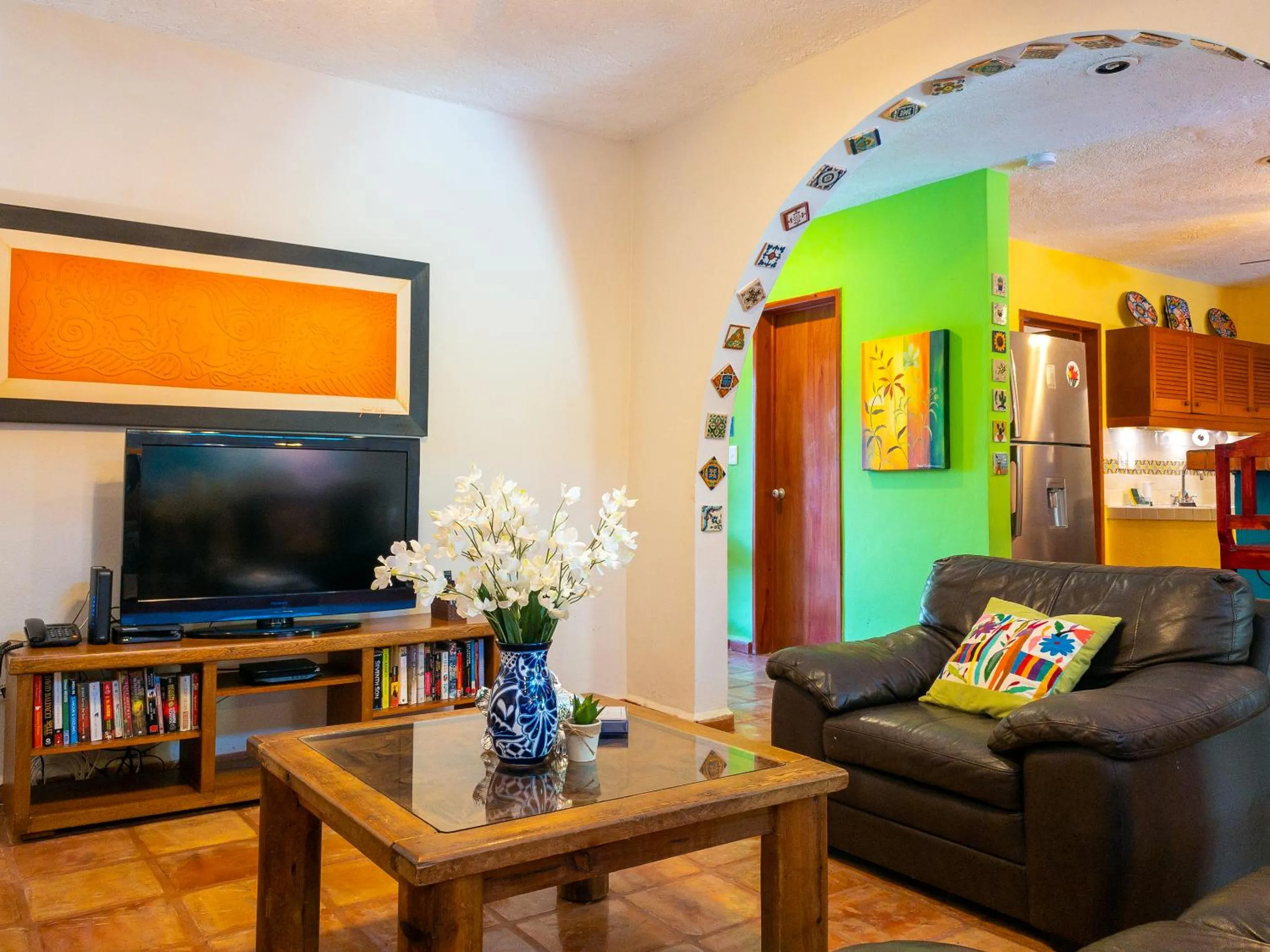 TV and multimedia in Casa Mulder - Steps to Beach Private Pool Ocean-View Roof