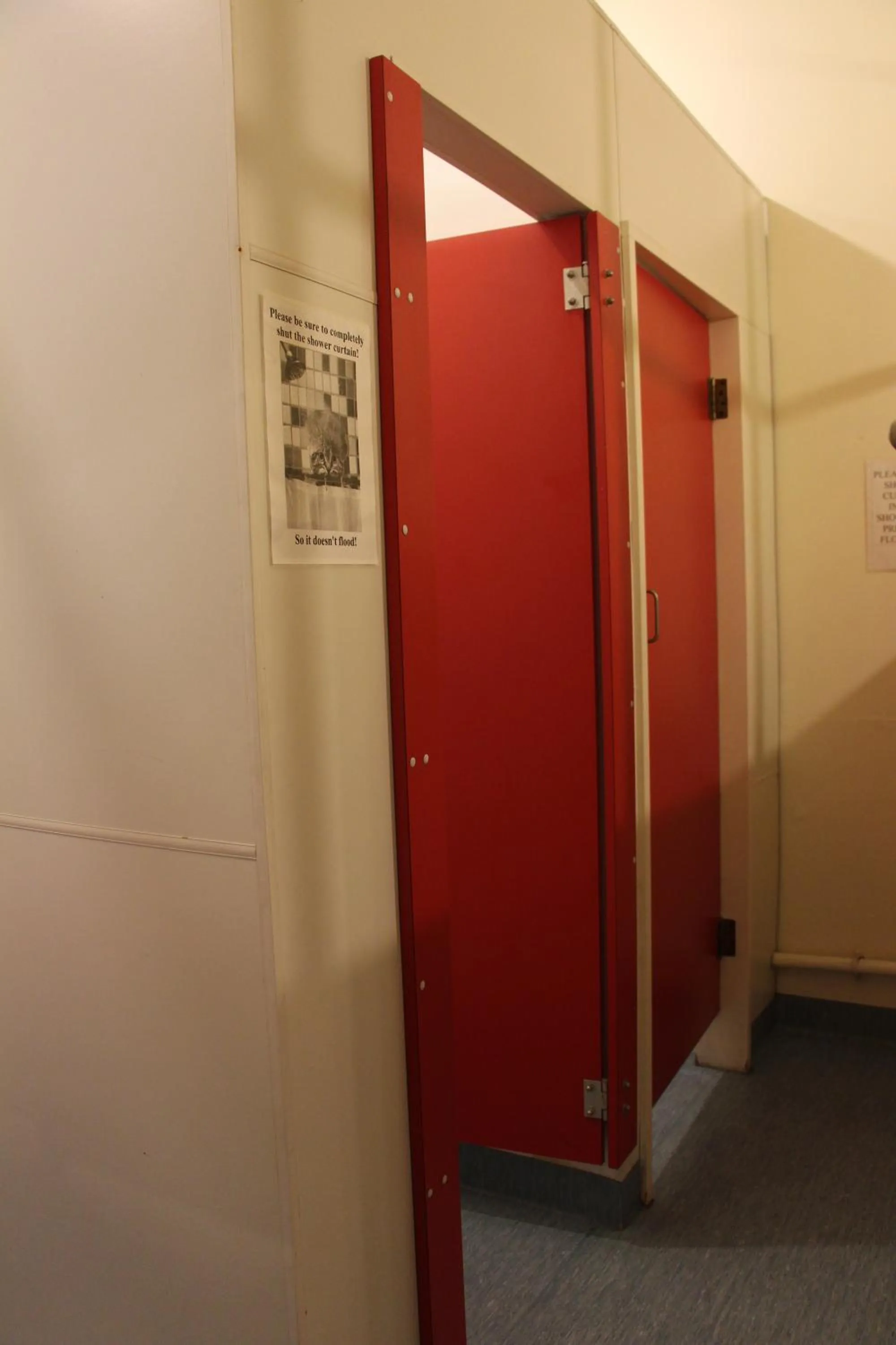 Shower in Chalet Backpackers