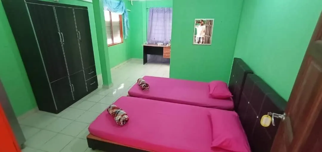 Bed in DAOH'S Rooms & Scooters