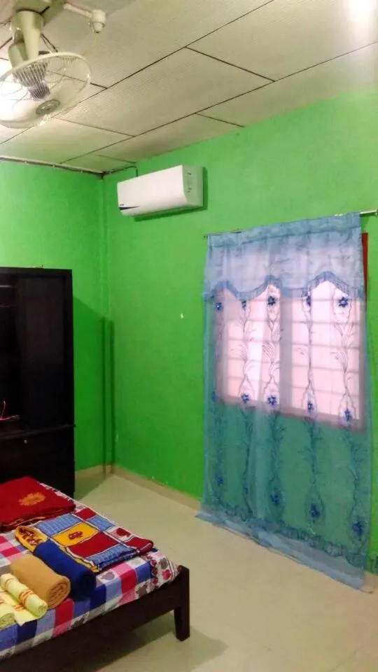 Bed in DAOH'S Rooms & Scooters