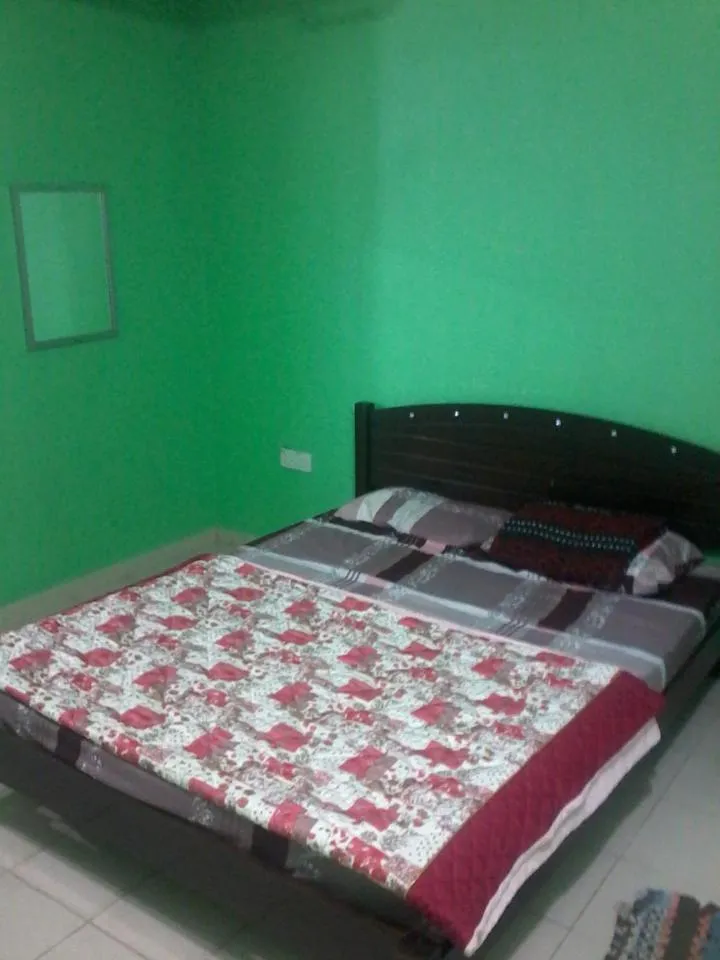 Bed in DAOH'S Rooms & Scooters