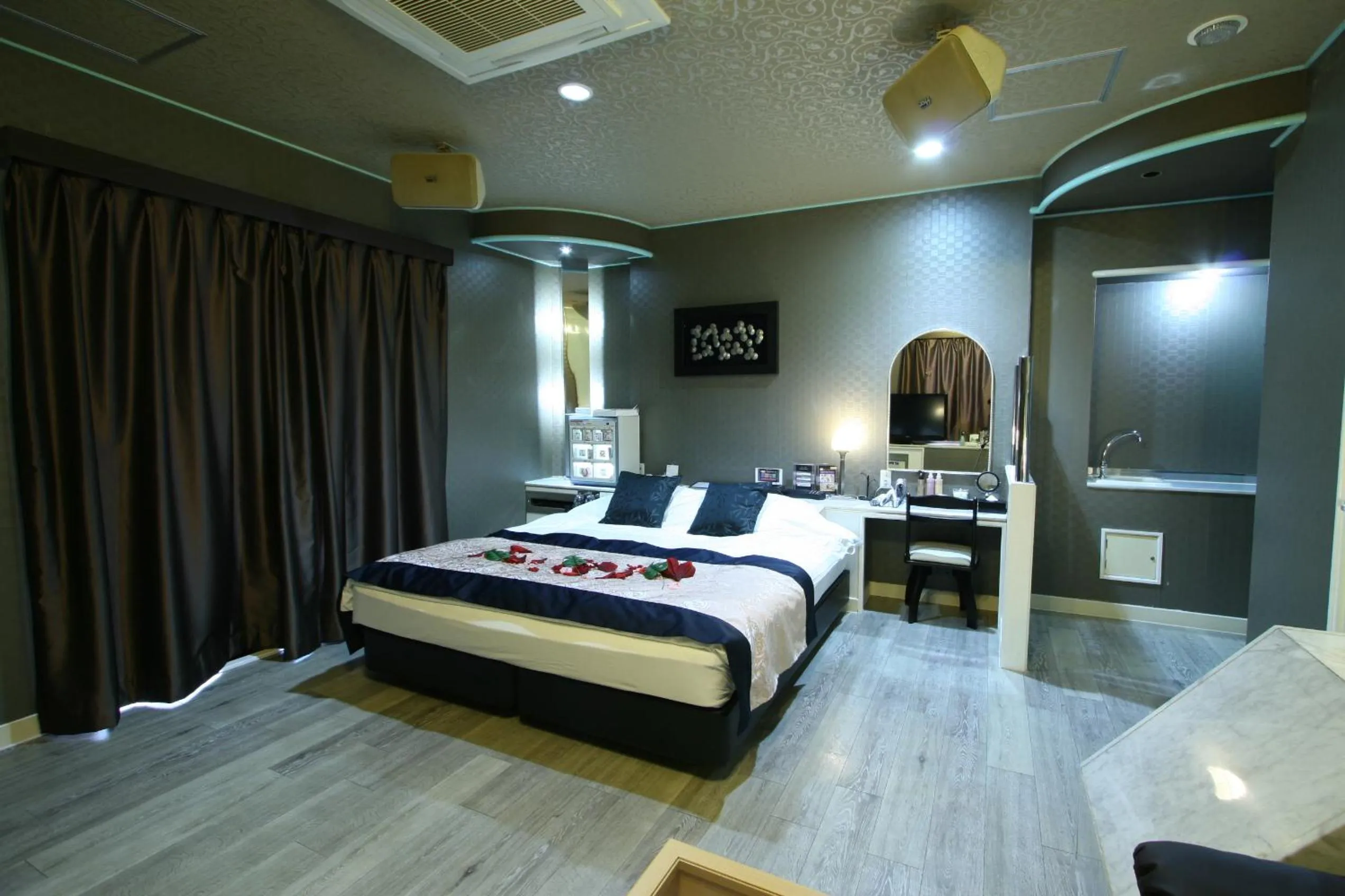 Photo of the whole room, Bed in Restay Penthouse (Adult Only)