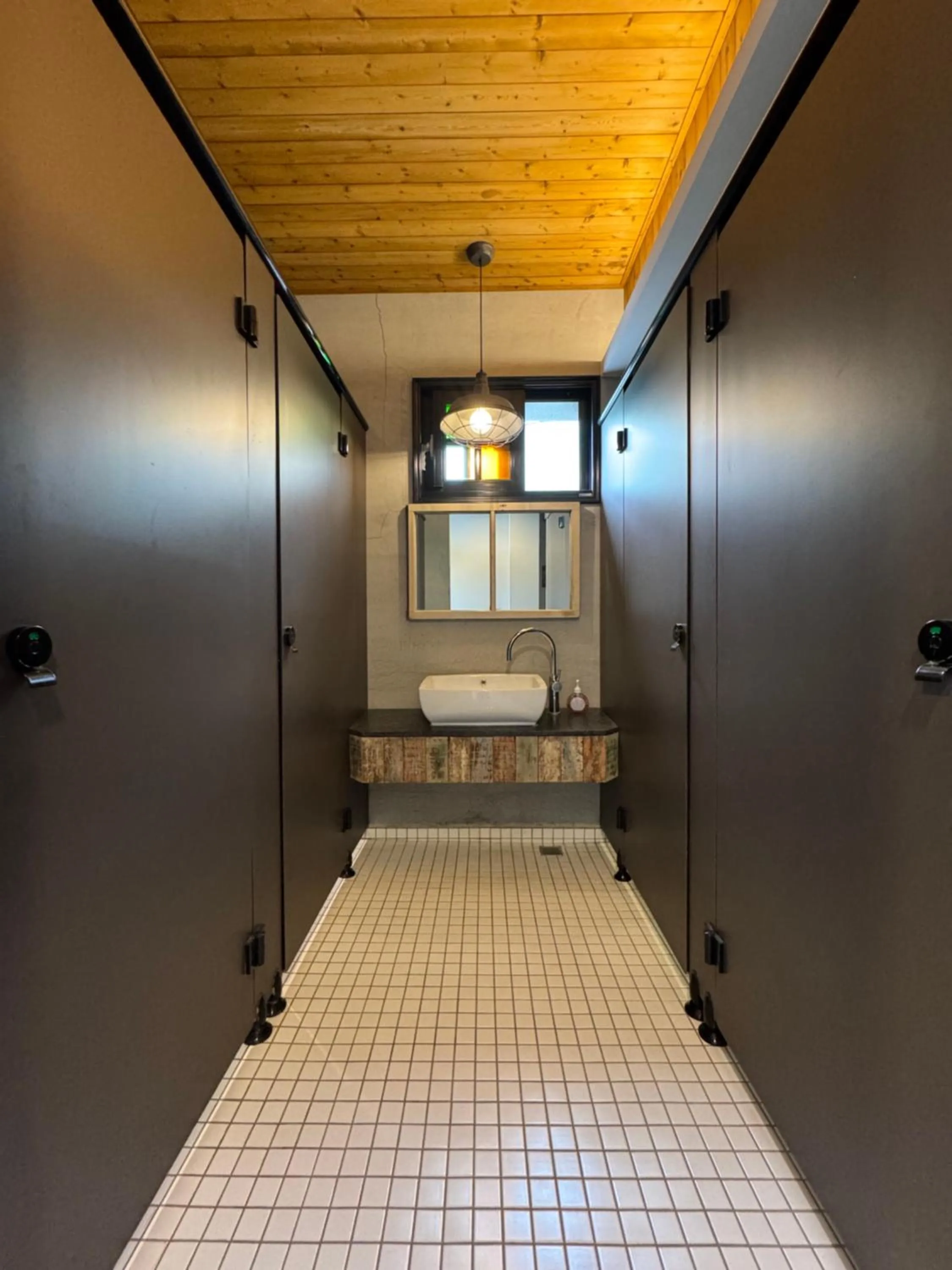 Bathroom, Bed in Cun Cuisine Homestay