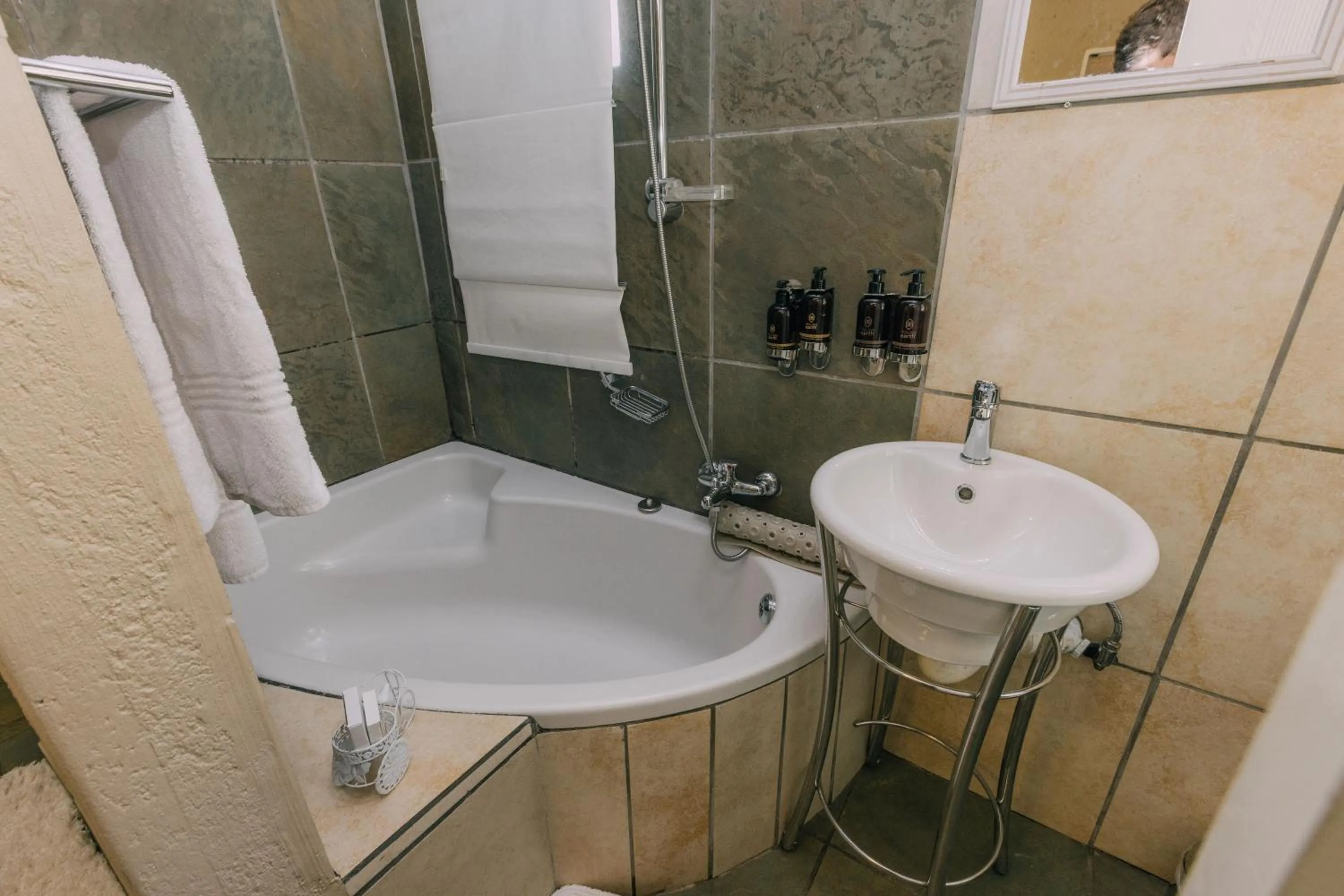 Shower in Beetleloop Guest House