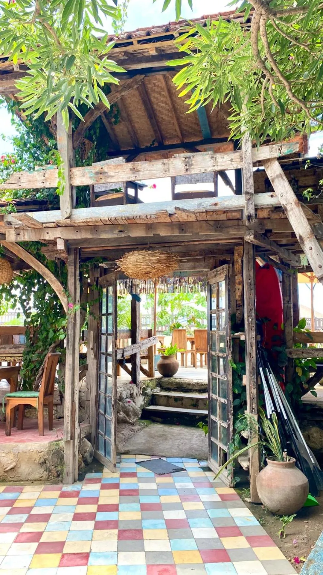 Restaurant/places to eat in La Boheme Bajo