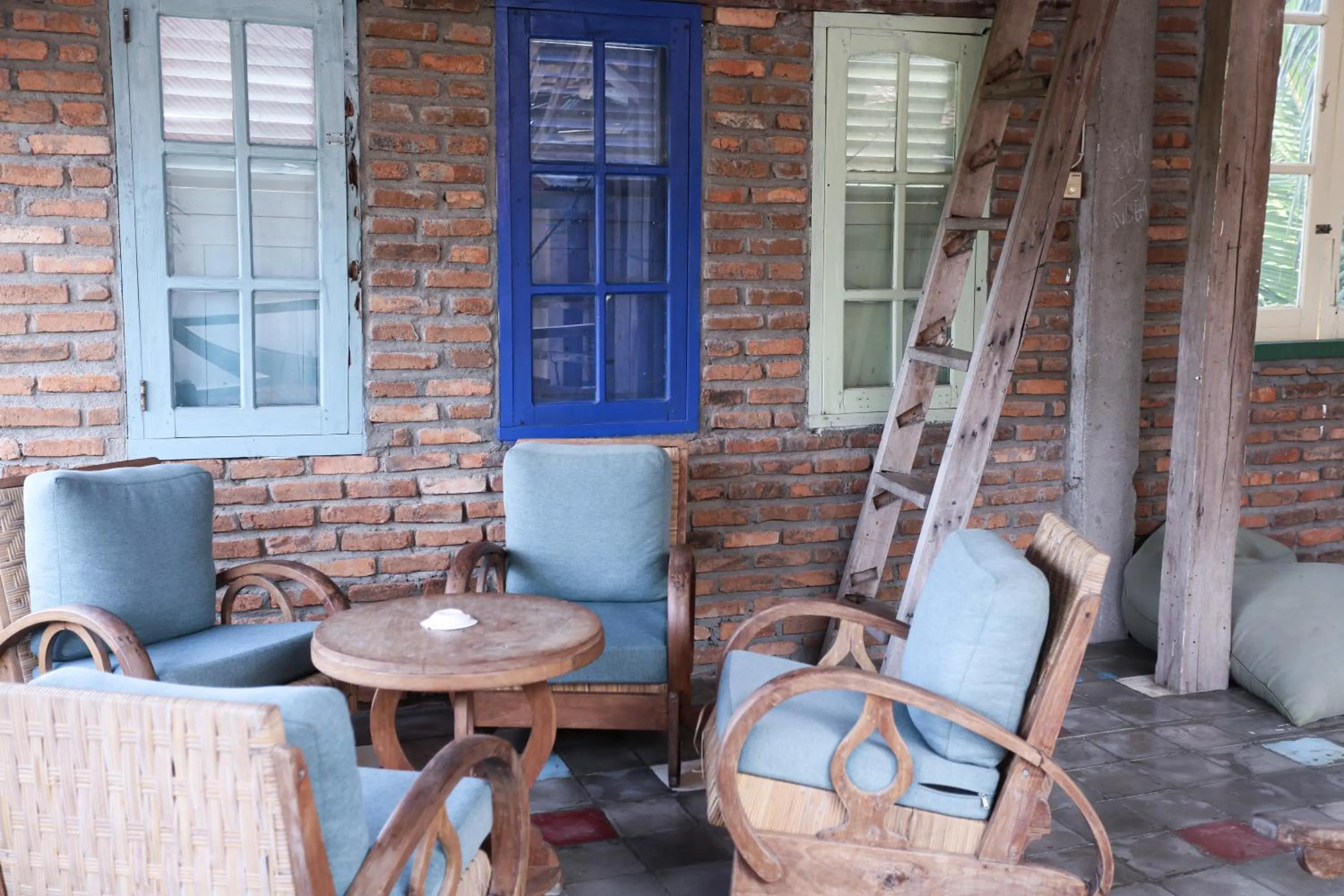 Property building in La Boheme Bajo