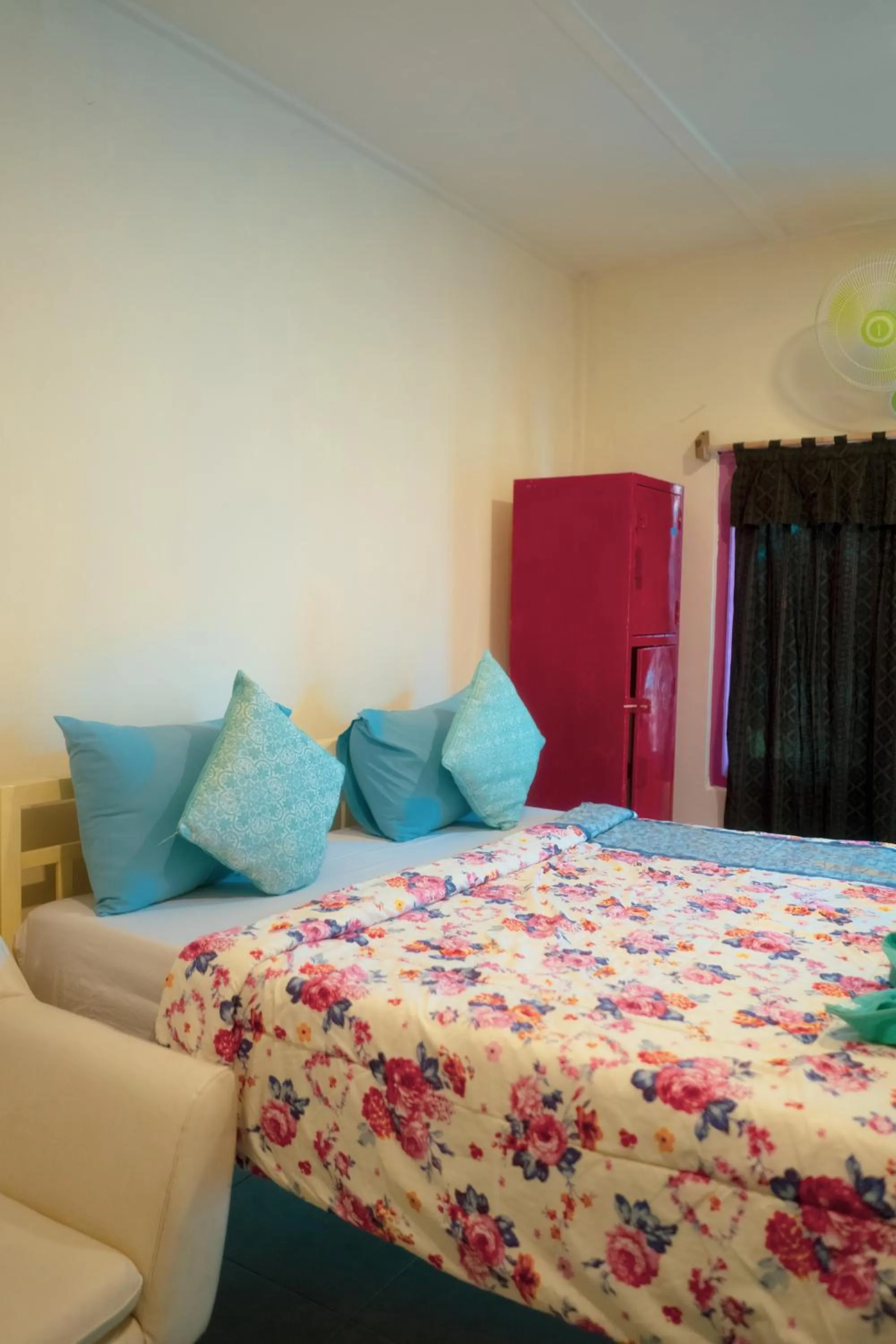 Bedroom, Bed in La Boheme Bajo