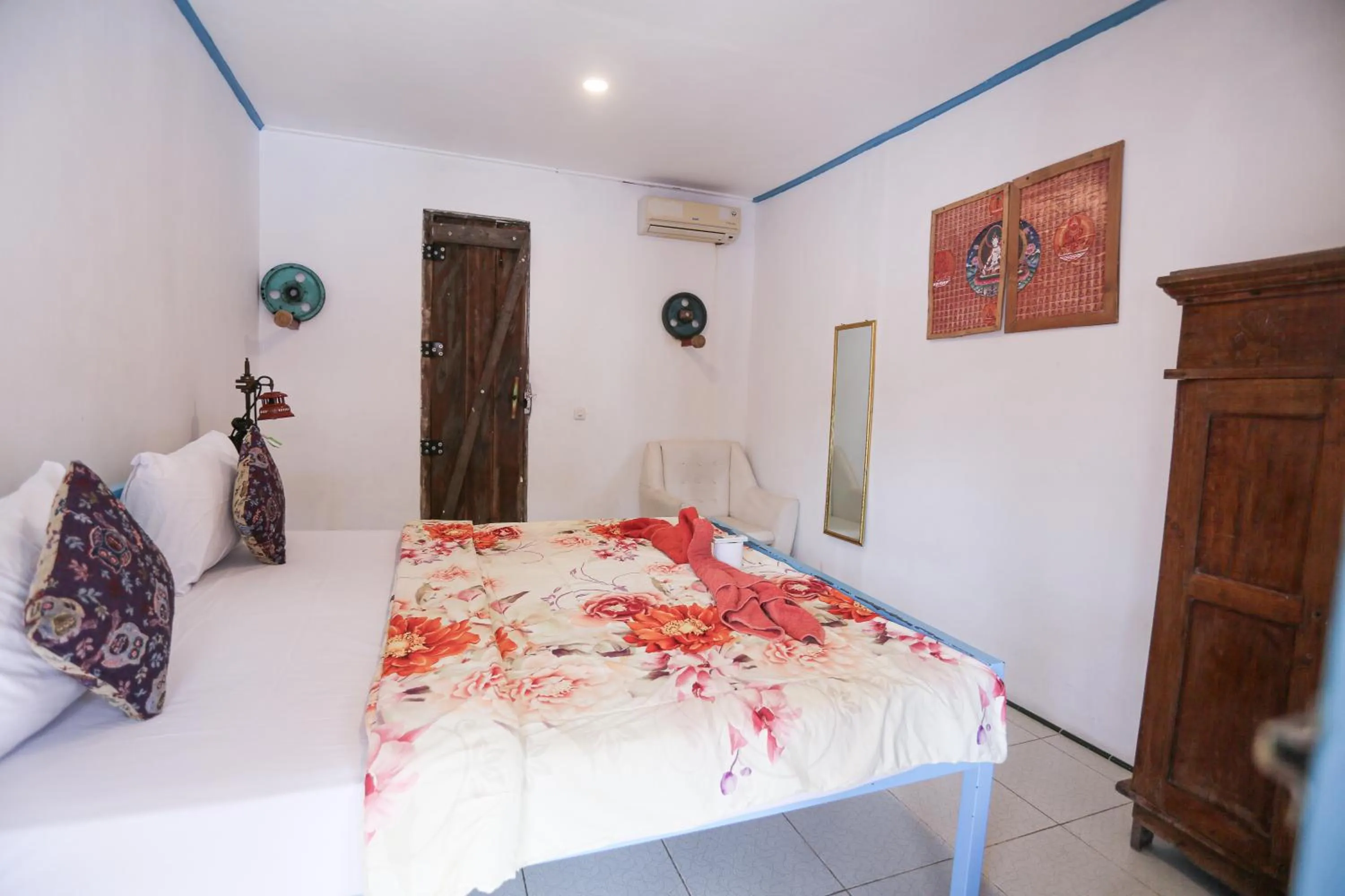 Bedroom, Bed in La Boheme Bajo