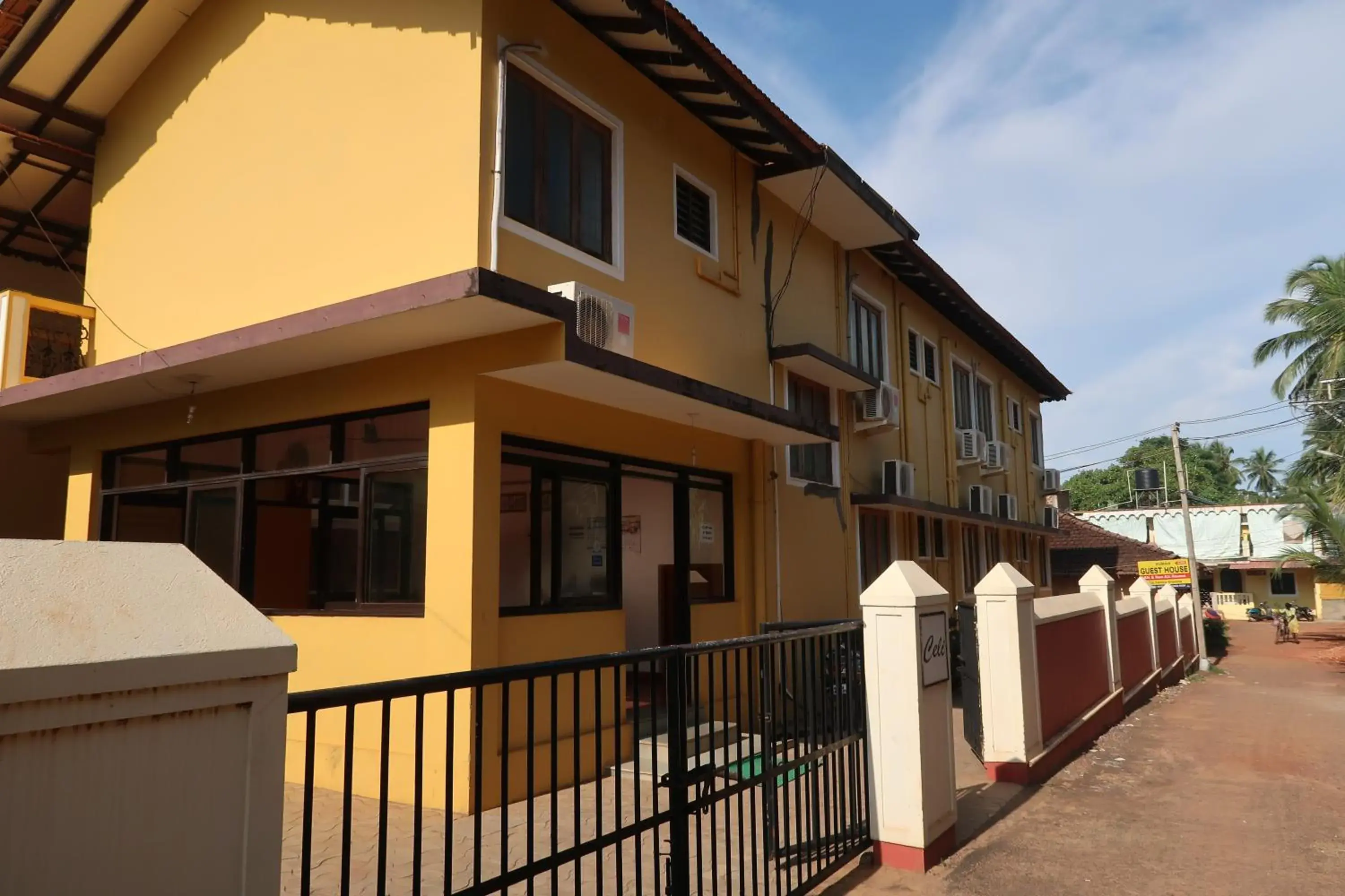 Facade/entrance in Hotel Celi Facade/entrance in Hotel Celi
