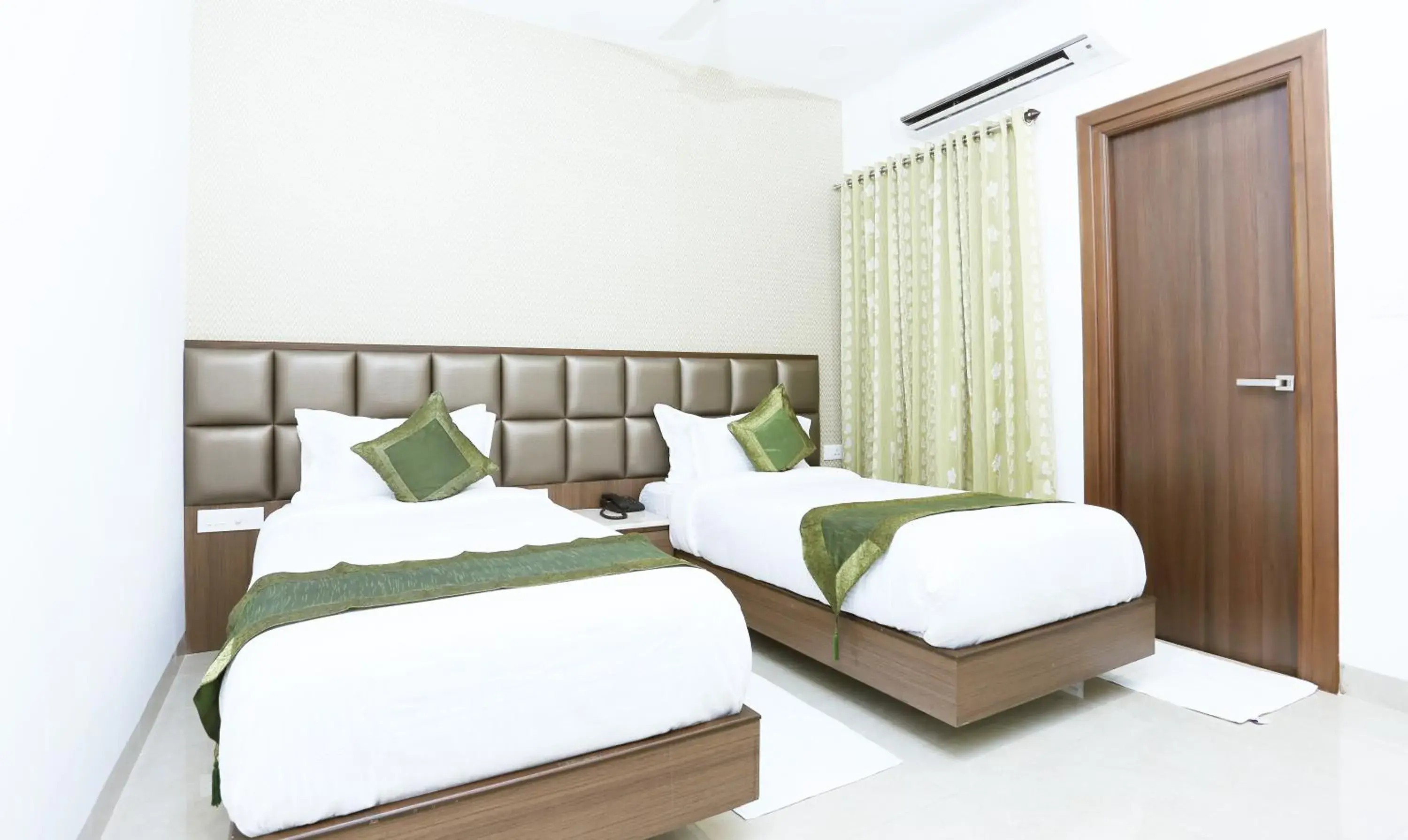 Bed in Treebo Pechis Castle Bed in Treebo Pechis Castle