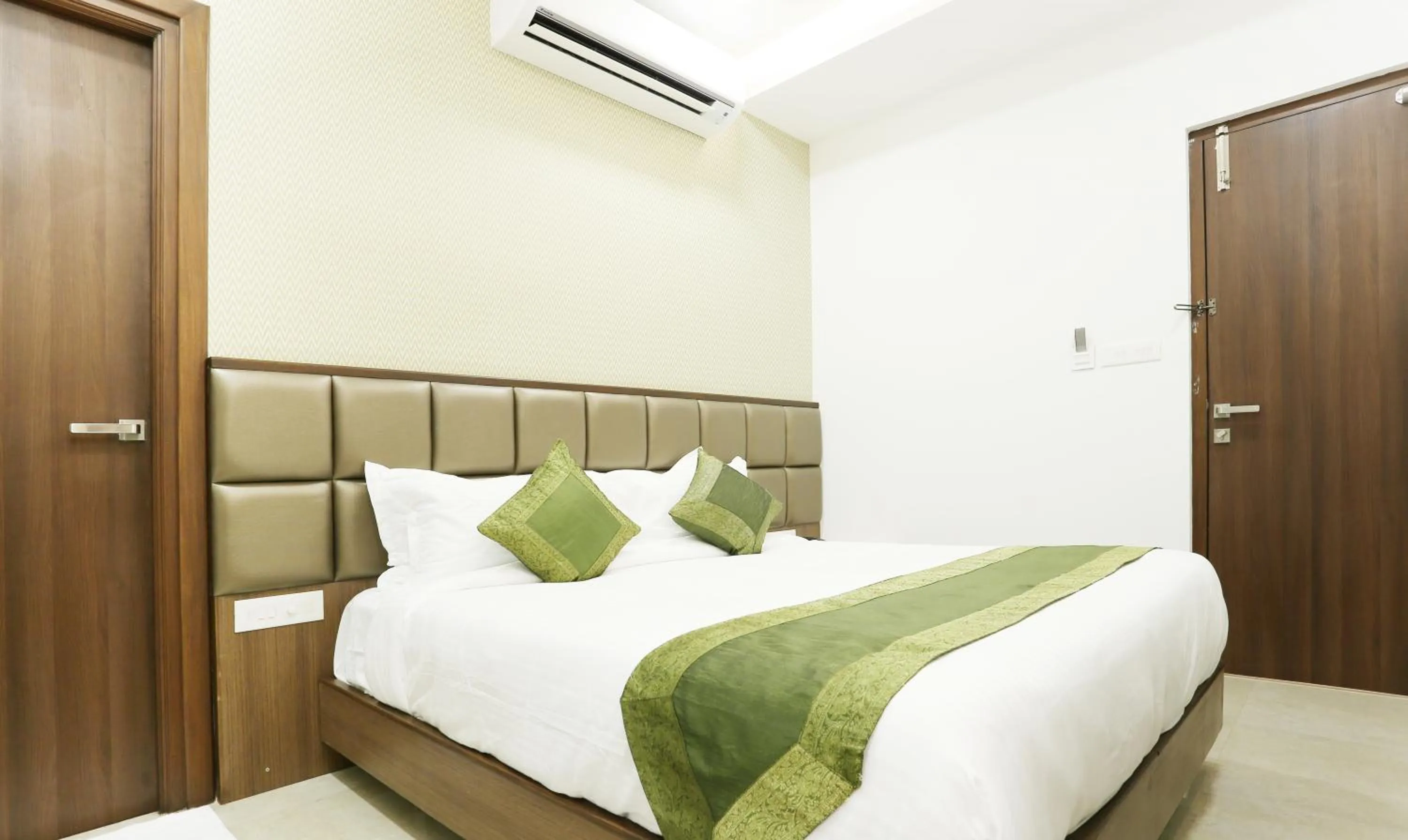 Bed in Treebo Pechis Castle