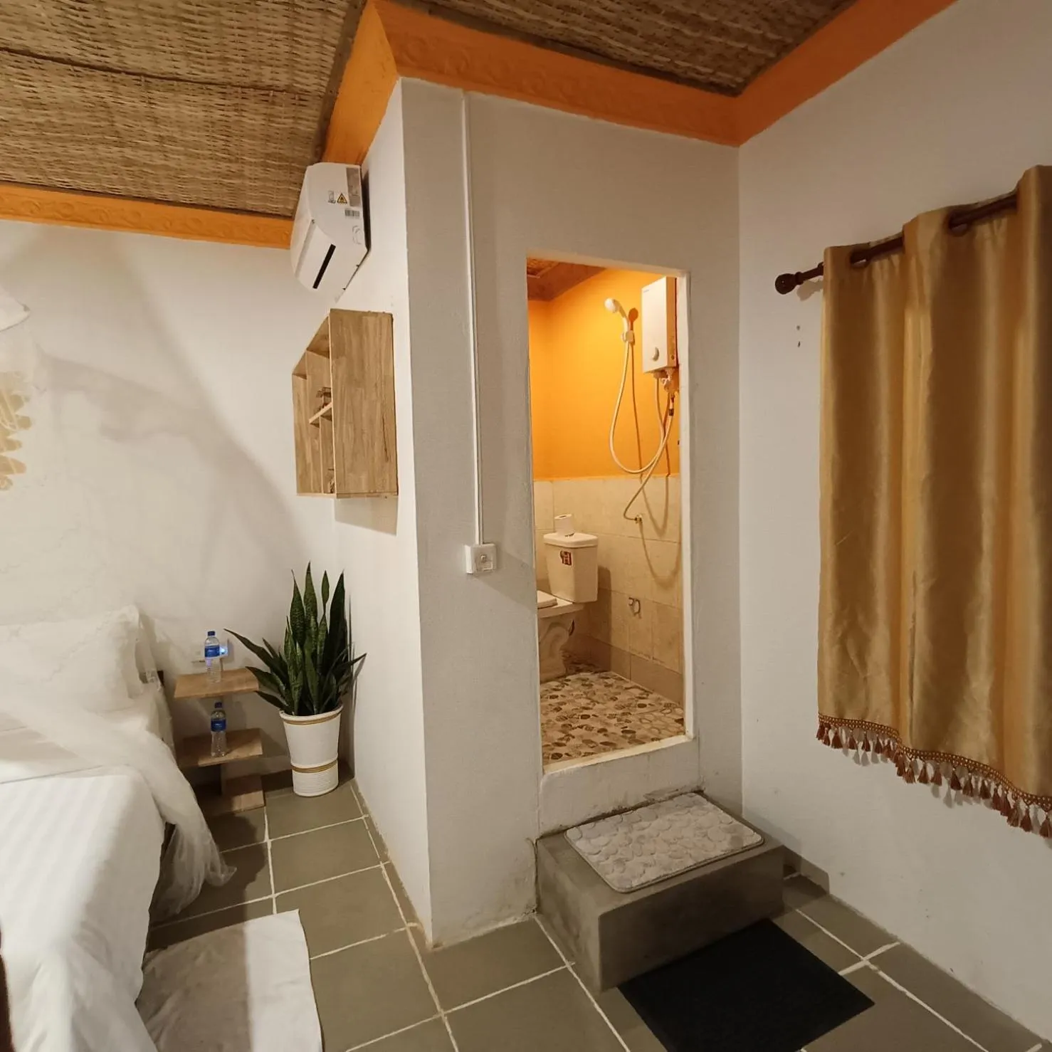 Shower in Siem Reap Homesteading