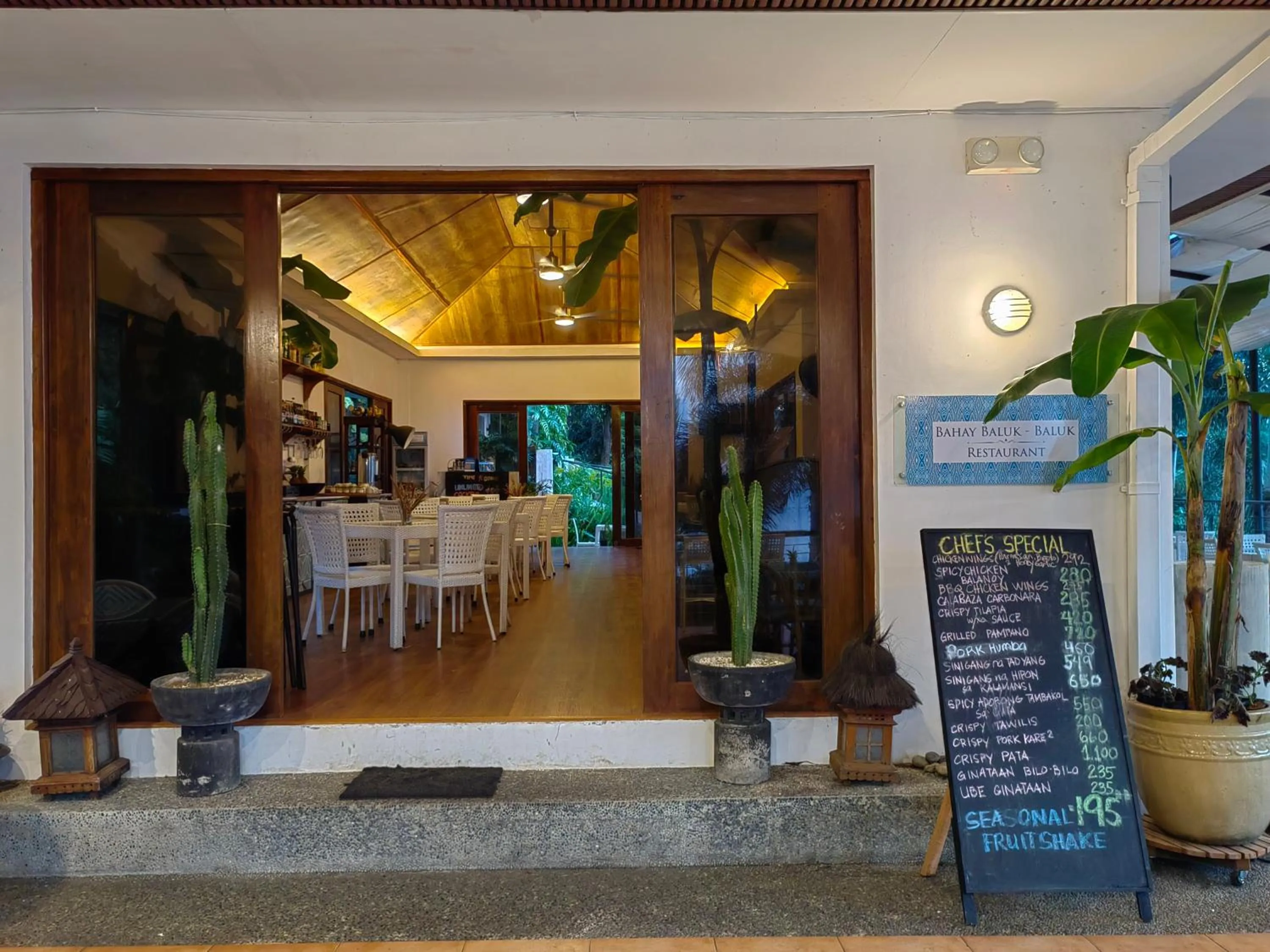 Facade/entrance in Villas by Eco Hotels