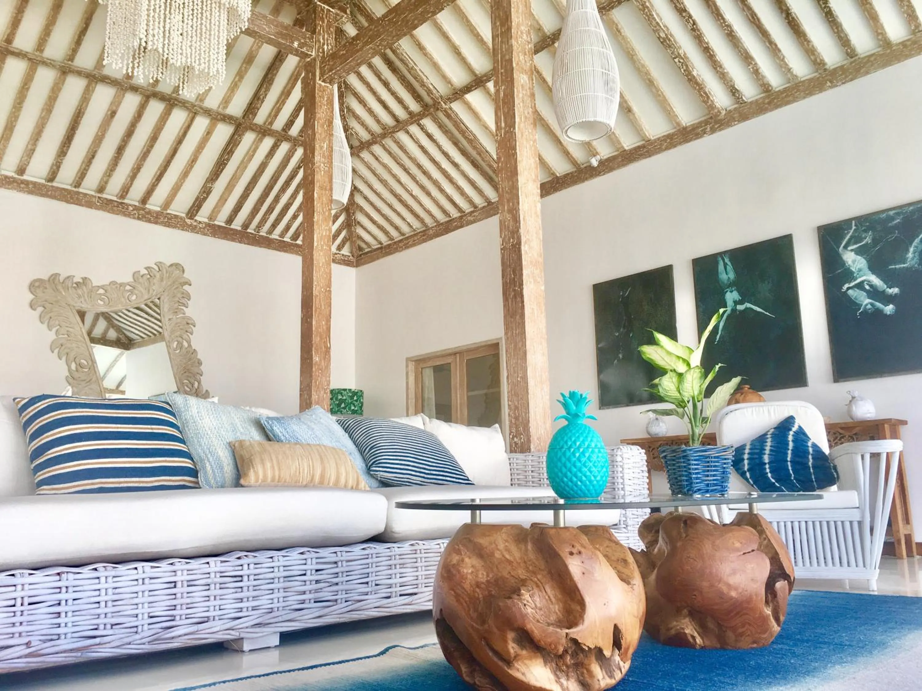 Seating area in De'Coco Villa