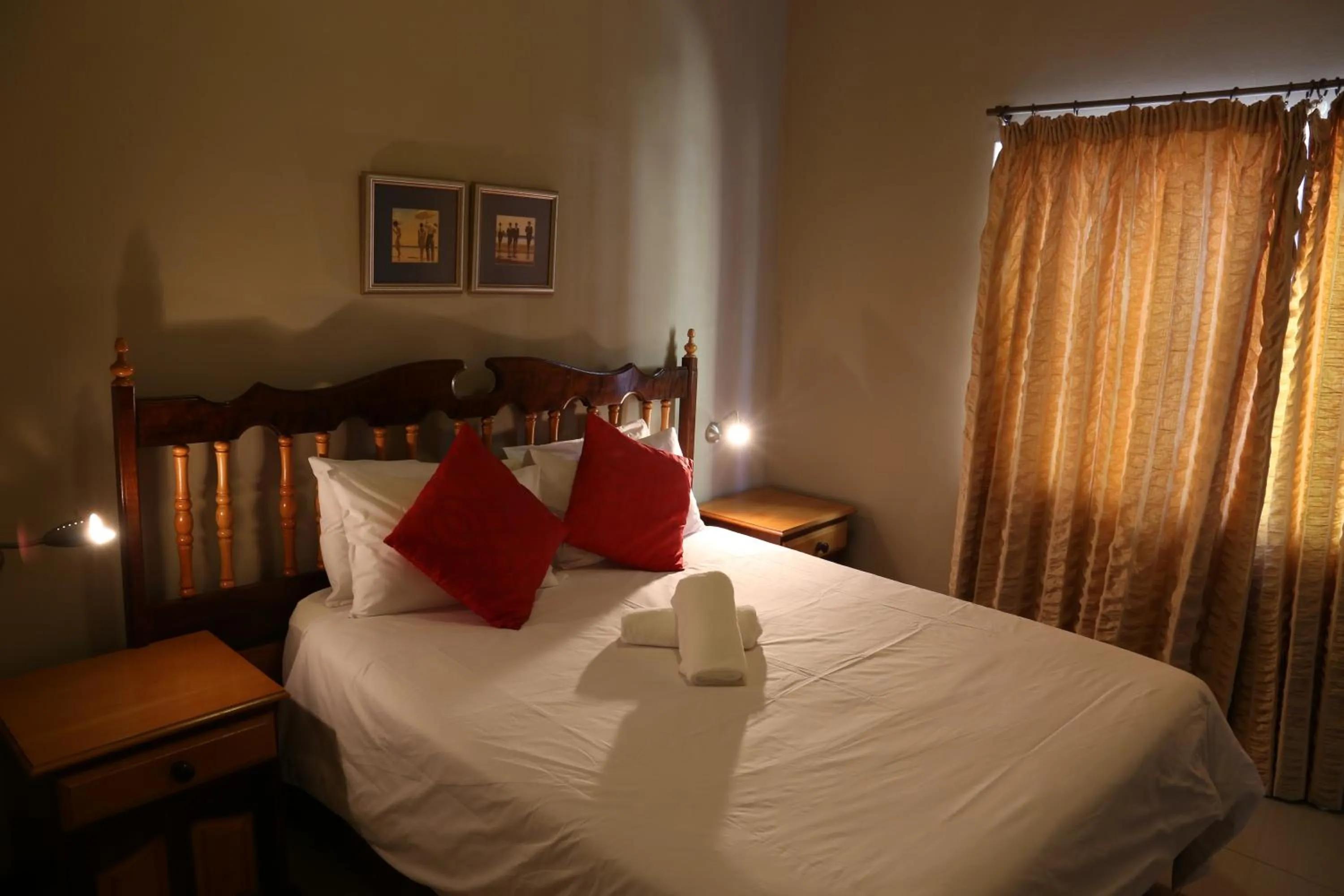 Photo of the whole room, Bed in Klein Windhoek Guesthouse