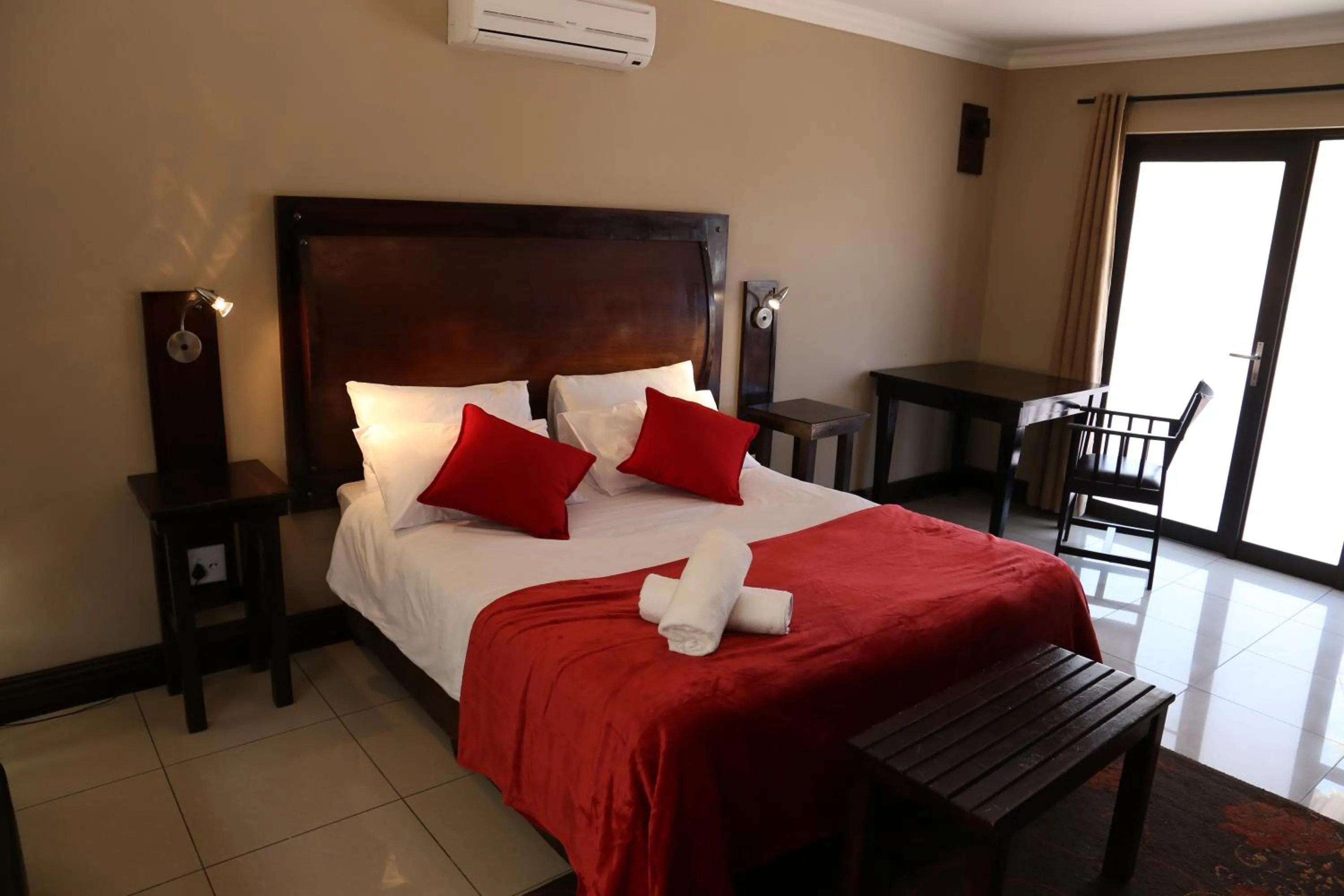 Photo of the whole room, Bed in Klein Windhoek Guesthouse