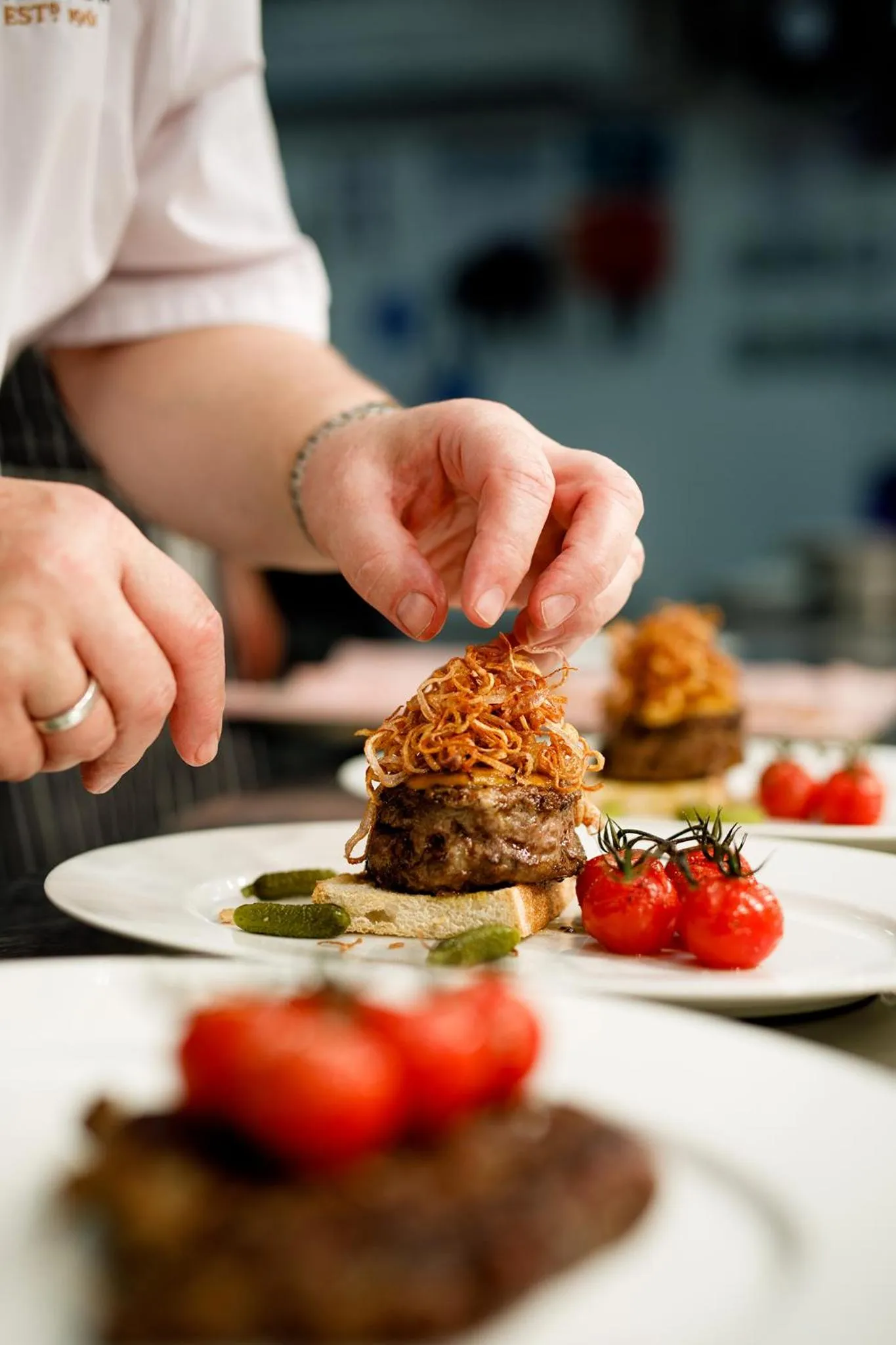 Restaurant/places to eat in New Road Hotel