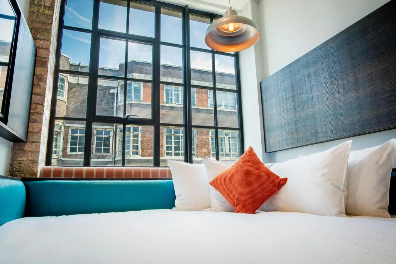 Bedroom, Bed in New Road Hotel