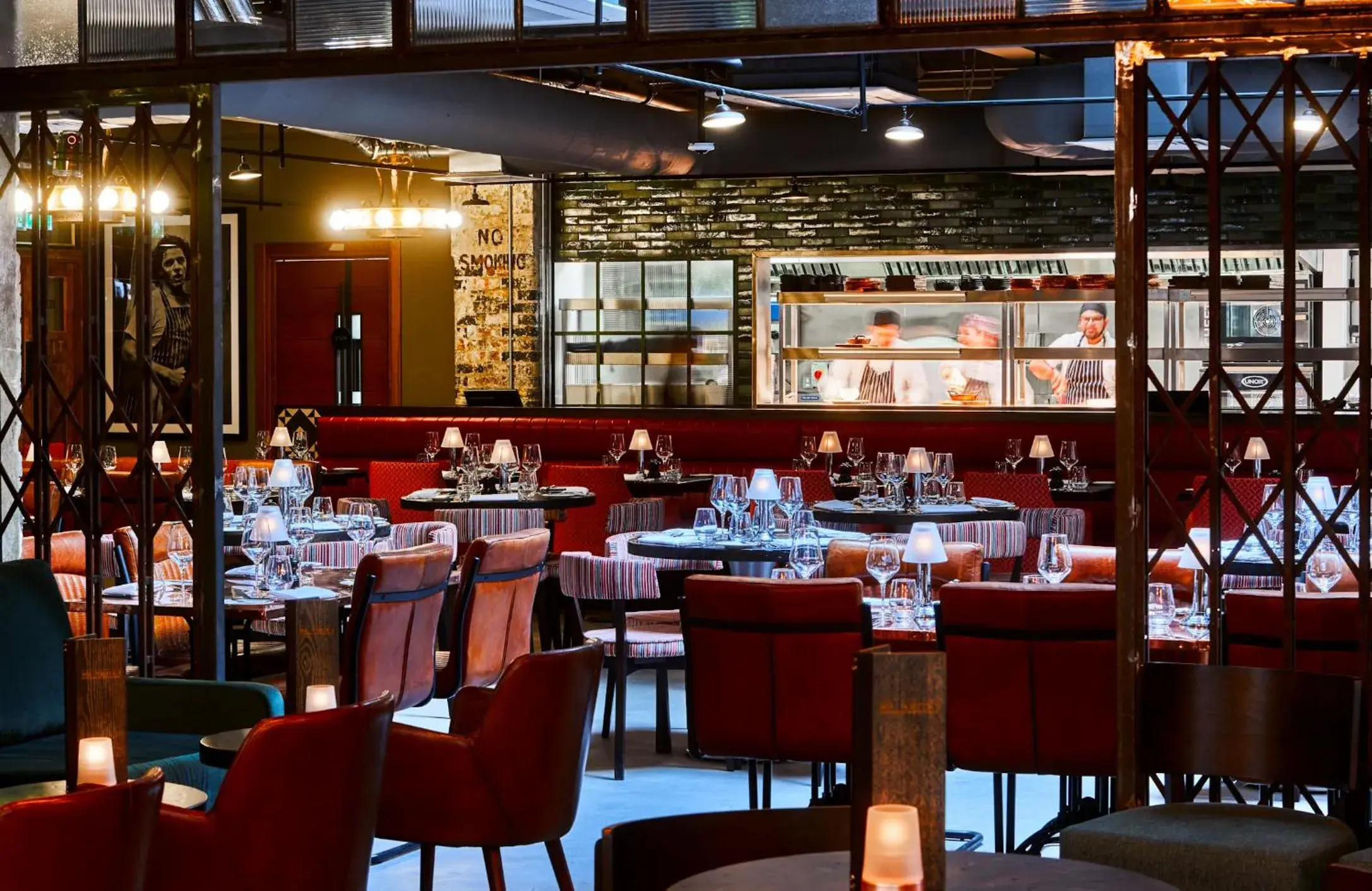 Restaurant/places to eat in New Road Hotel Restaurant/places to eat in New Road Hotel