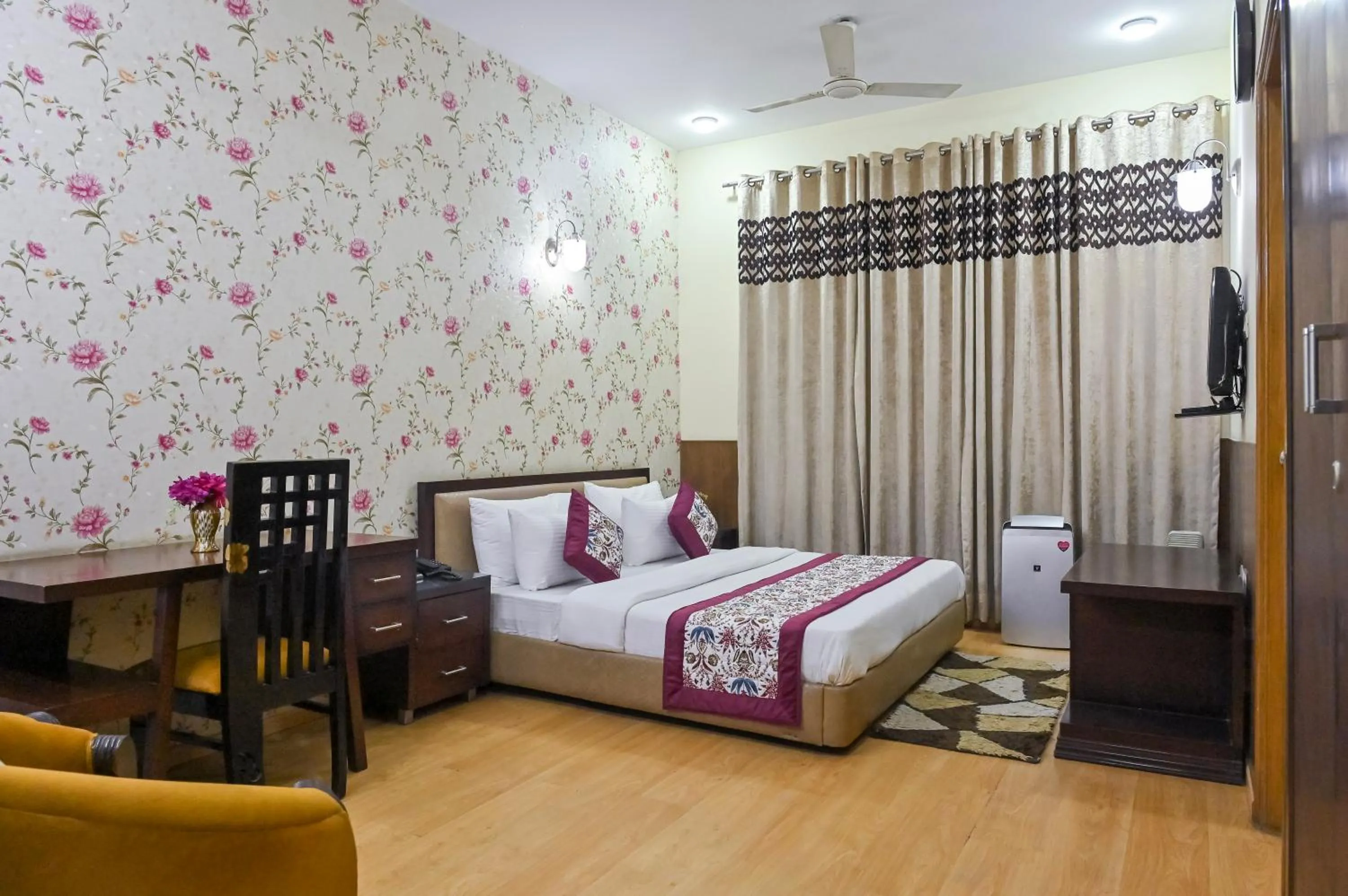 King Studio - single occupancy in Imperial Apartments Gurugram