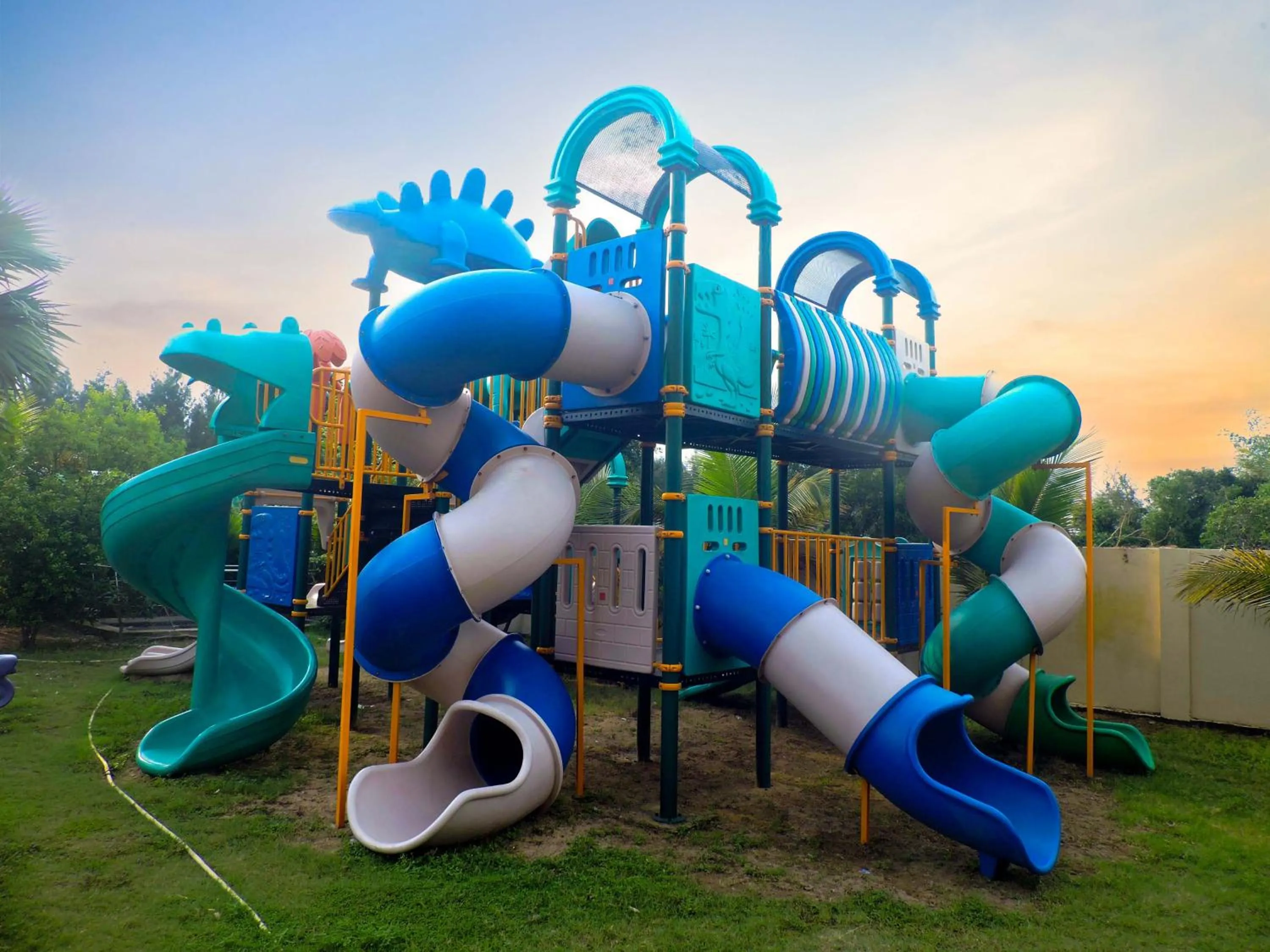 children in Le Roi Digha