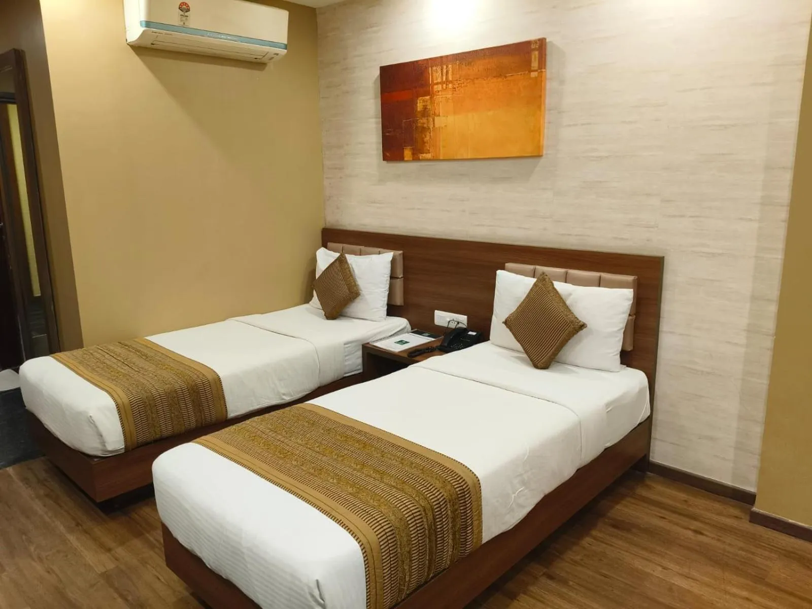 Bedroom, Bed in Le Roi Digha