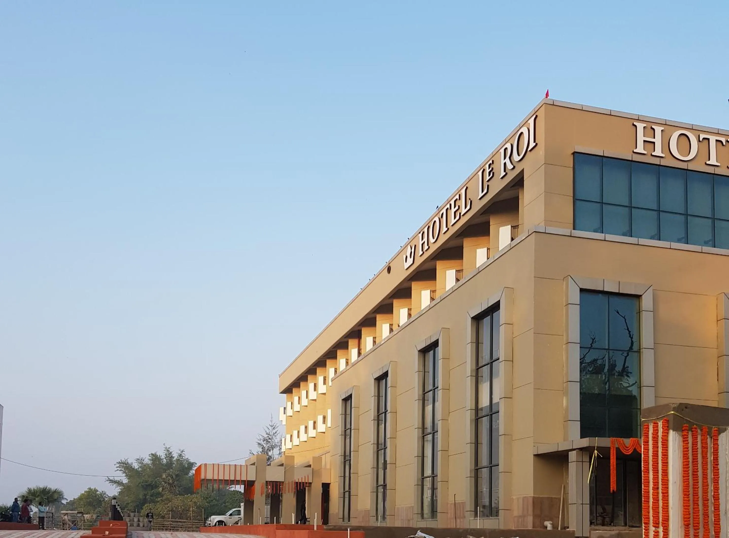 Property building in Le Roi Digha