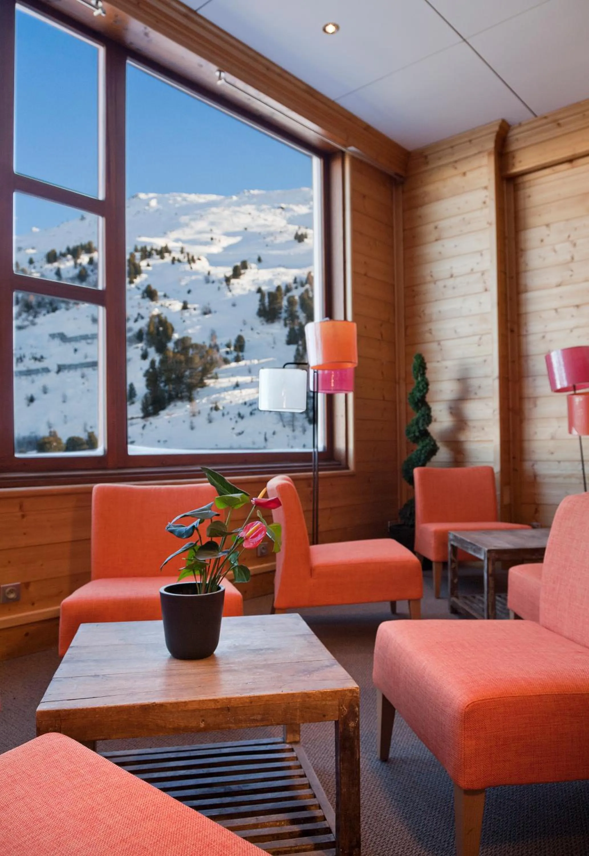 Lounge or bar in Hôtel Club MMV Altitude