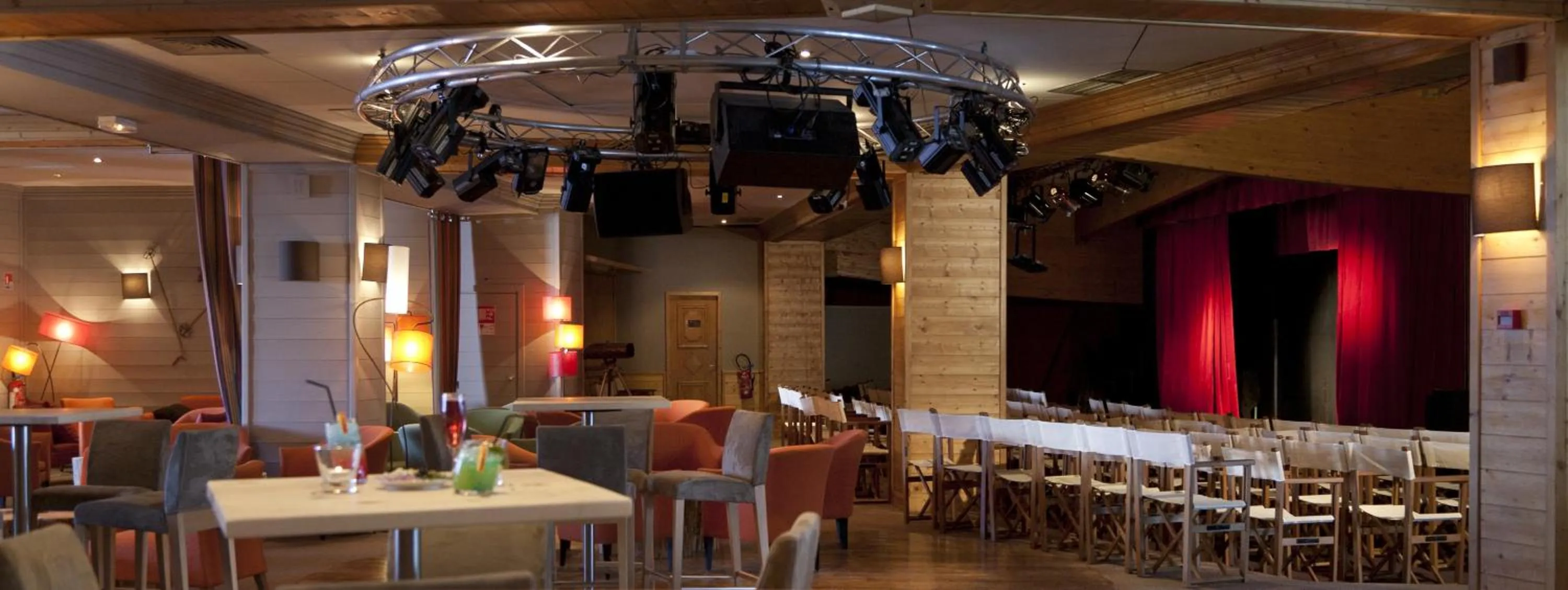 Lounge or bar in Hôtel Club MMV Altitude