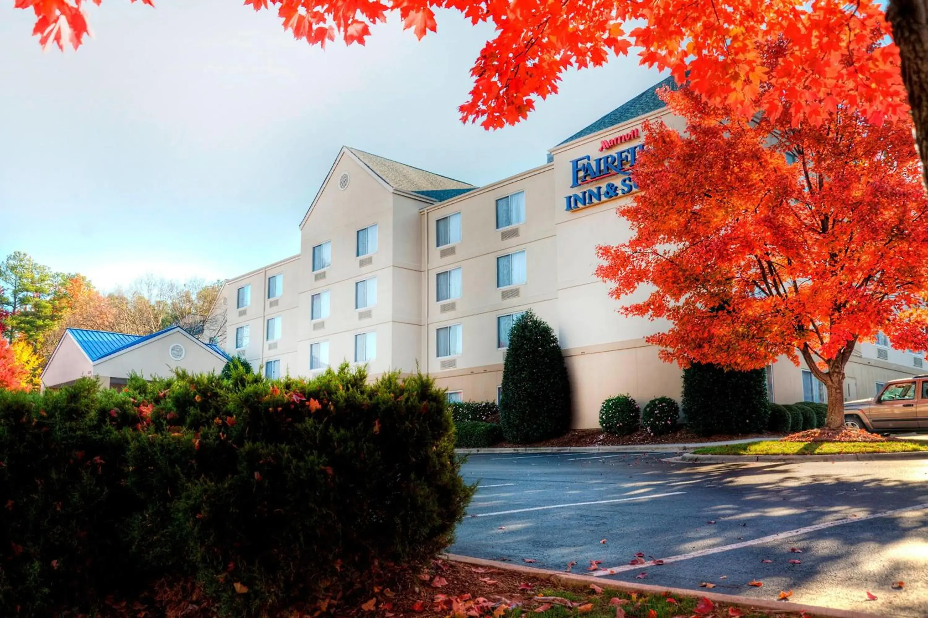 Property building in Fairfield Inn & Suites Raleigh Crabtree Valley Property building in Fairfield Inn & Suites Raleigh Crabtree Valley