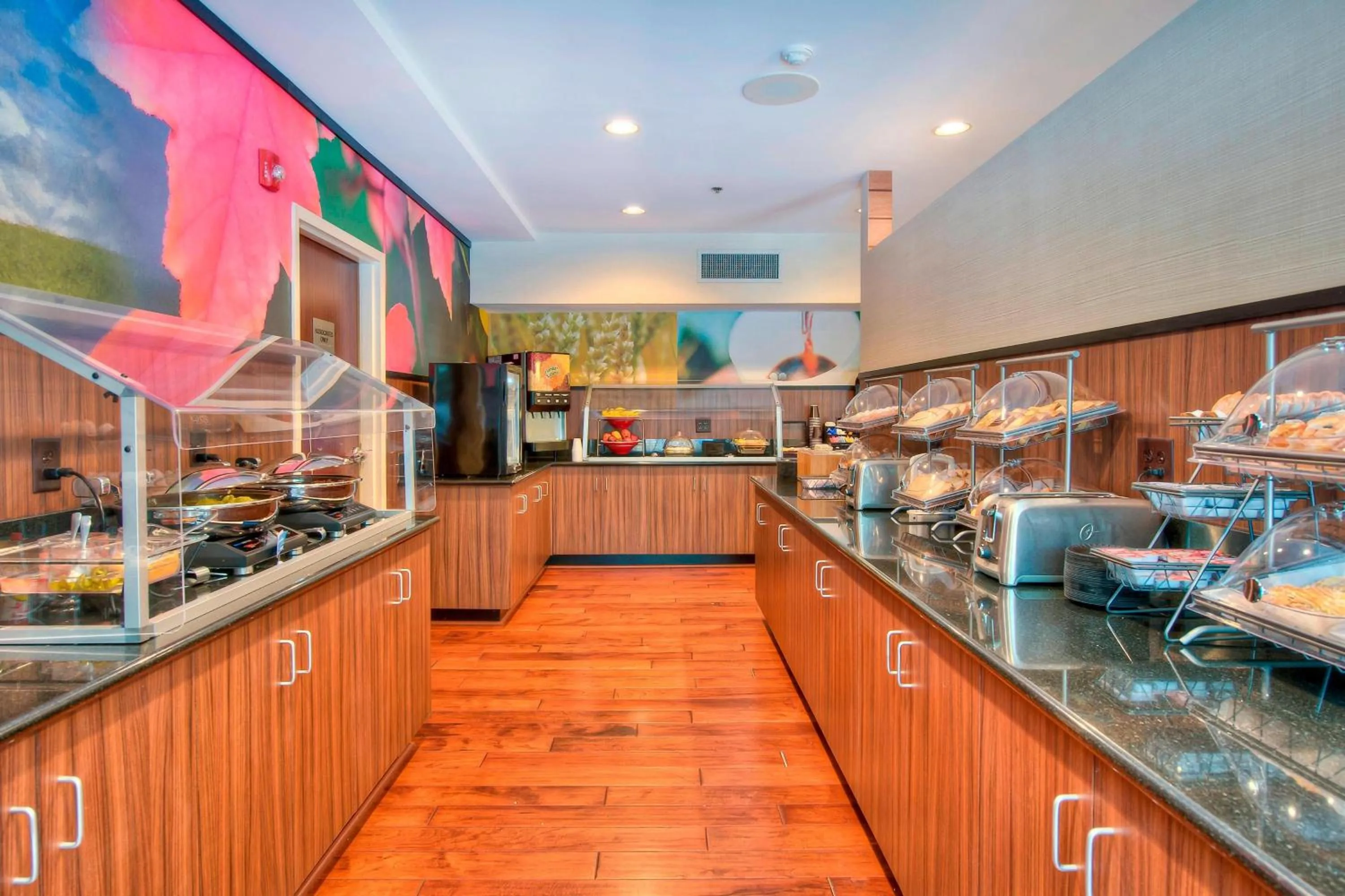 Breakfast in Fairfield Inn & Suites Raleigh Crabtree Valley