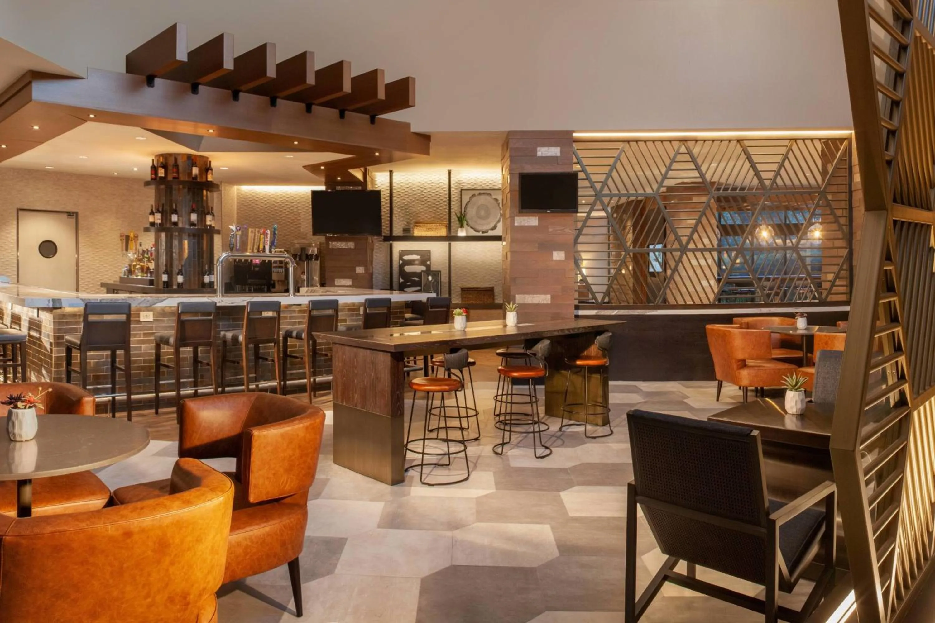 Lounge or bar in Marriott Raleigh Durham Research Triangle Park