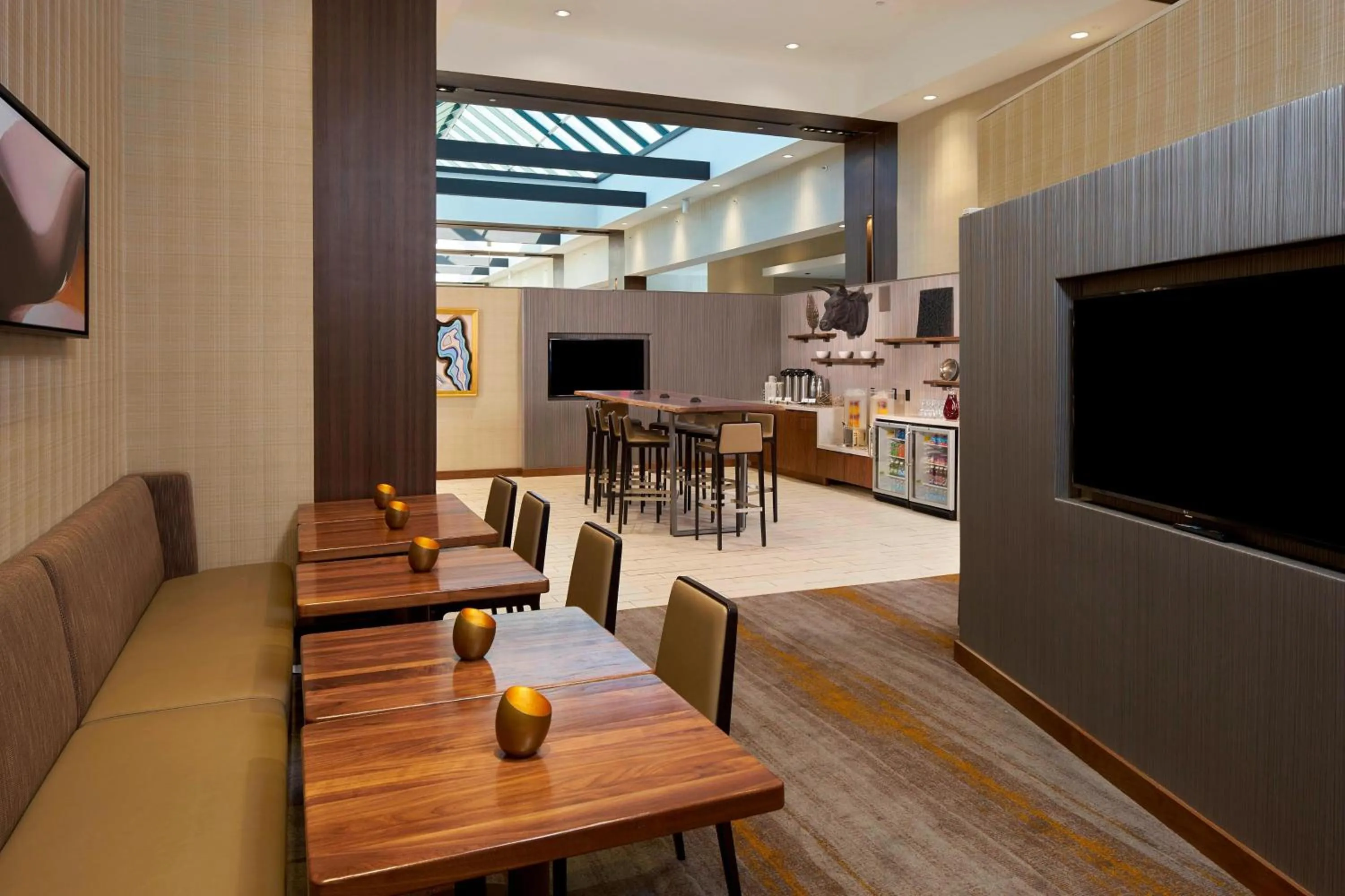 Lounge or bar in Durham Marriott City Center