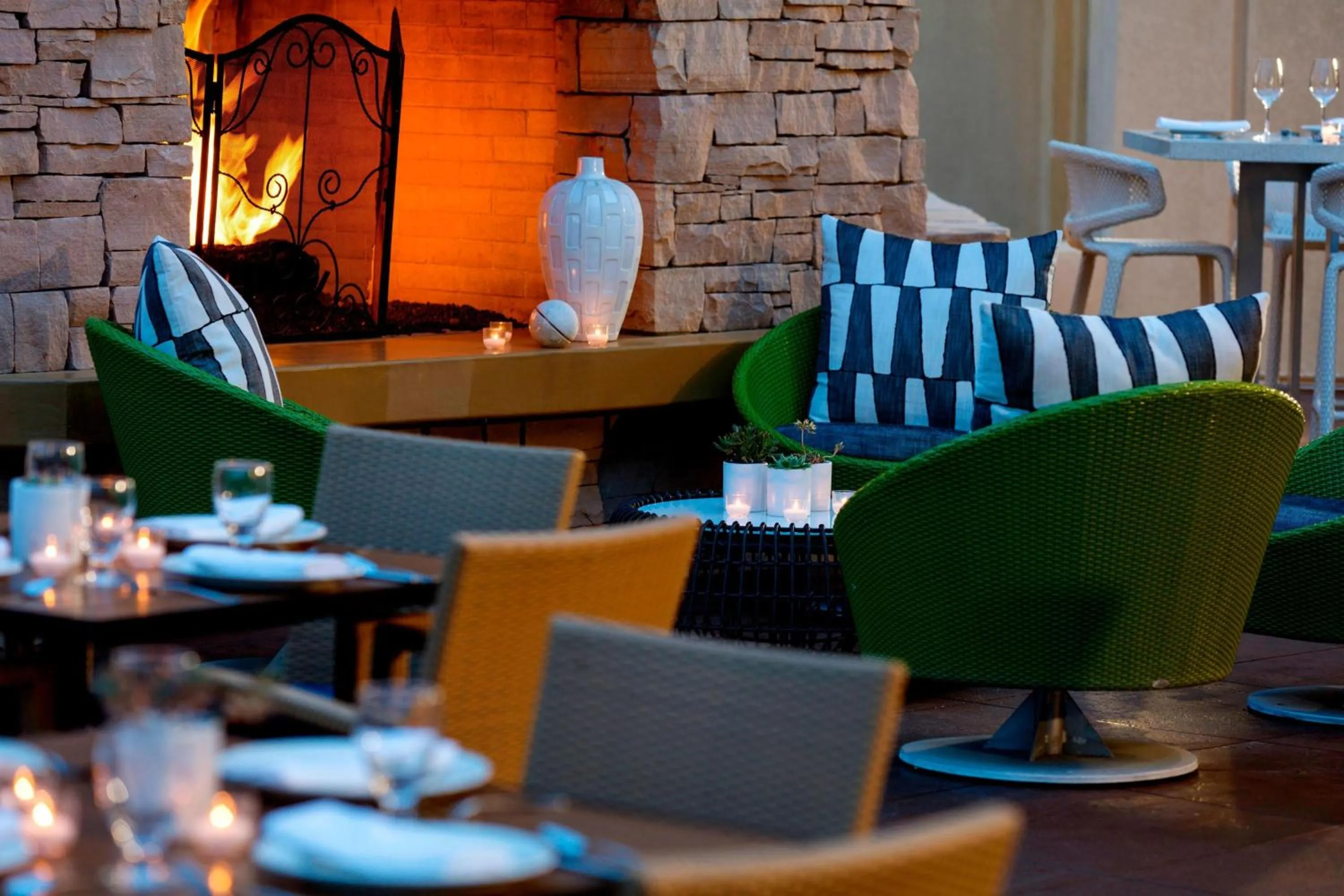 Restaurant/places to eat in Renaissance Palm Springs Hotel