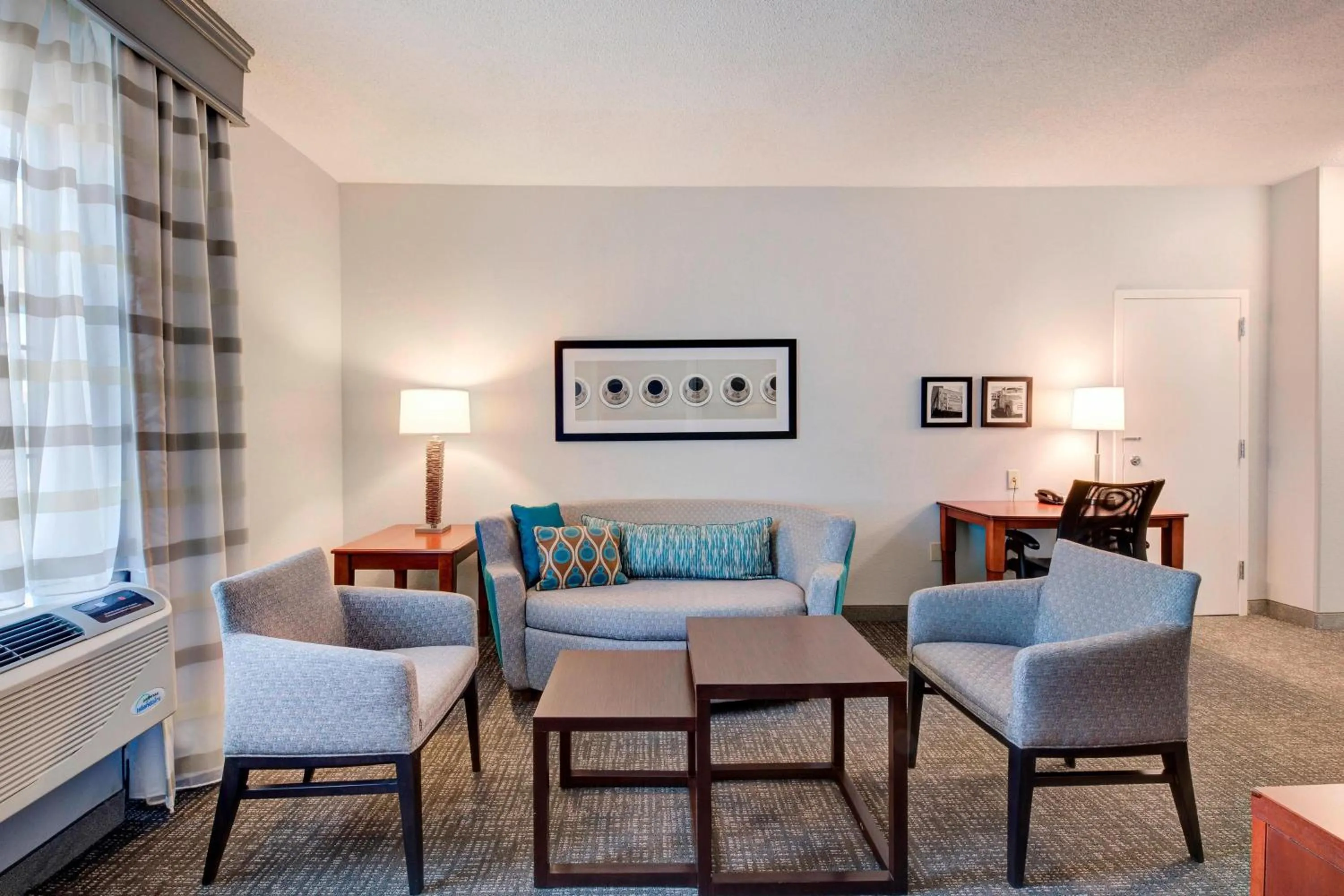 Living room in Courtyard Raleigh Crabtree Valley