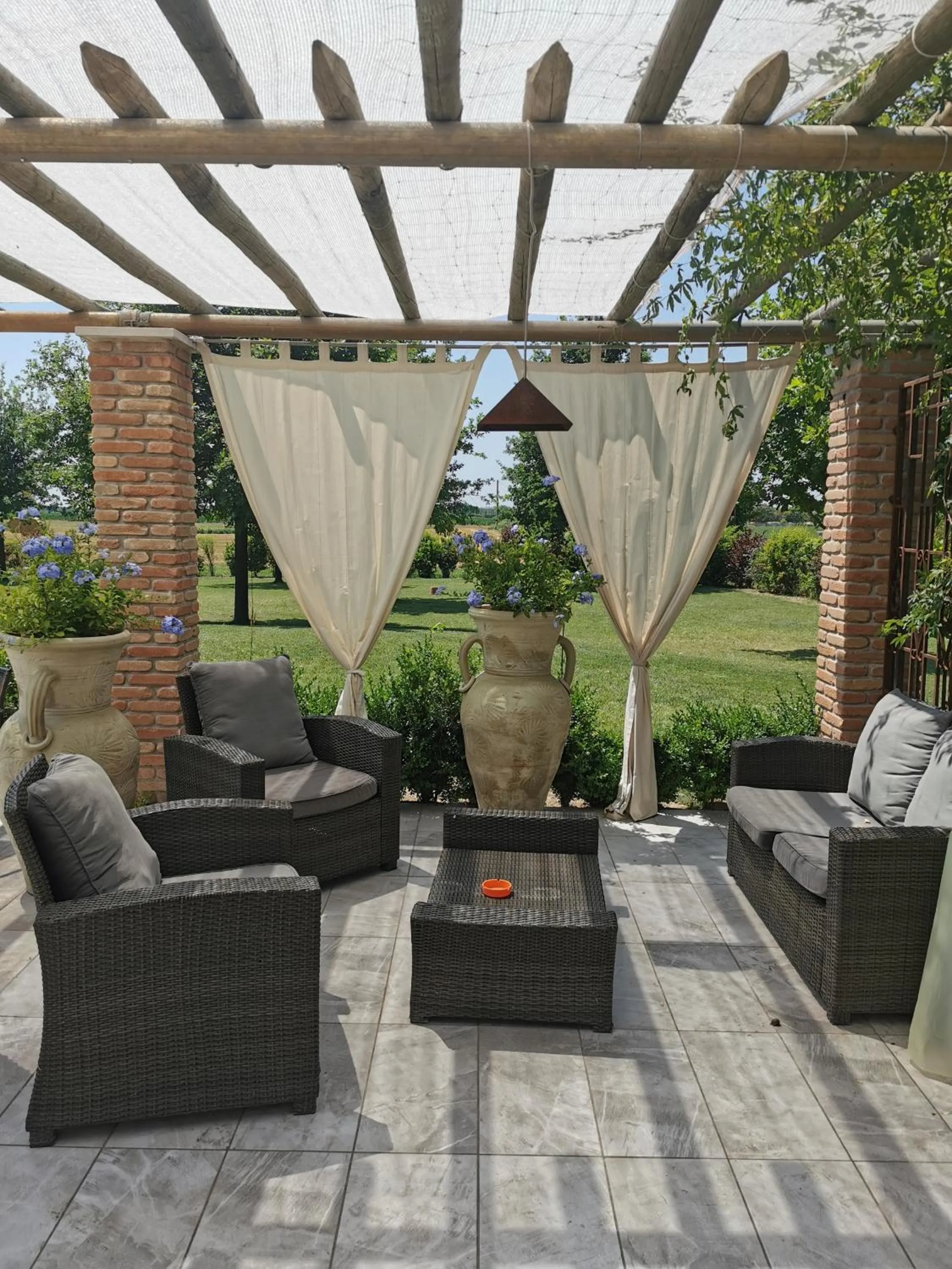 Patio in B&B Casazze Dream