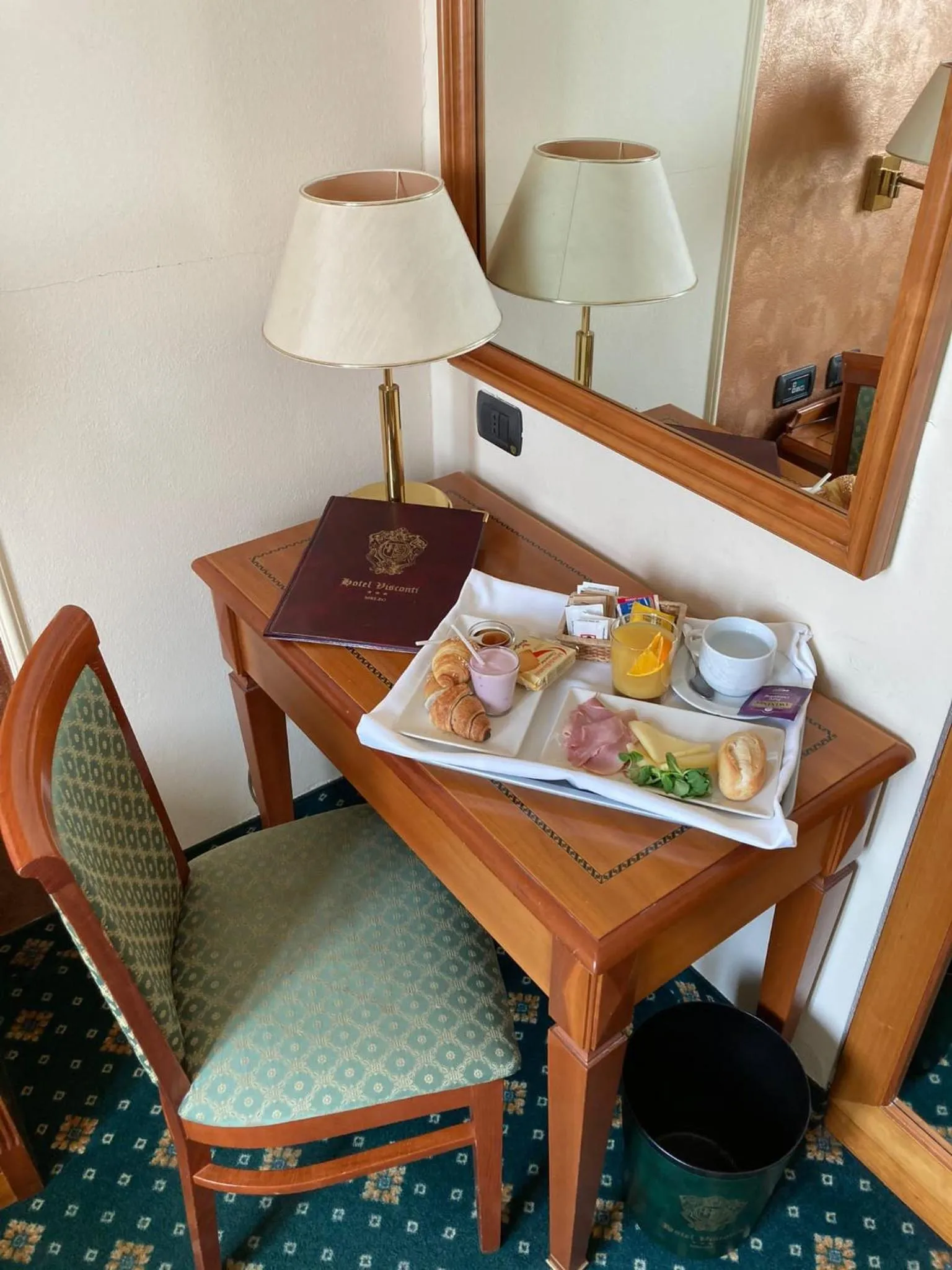 Breakfast in Hotel Visconti