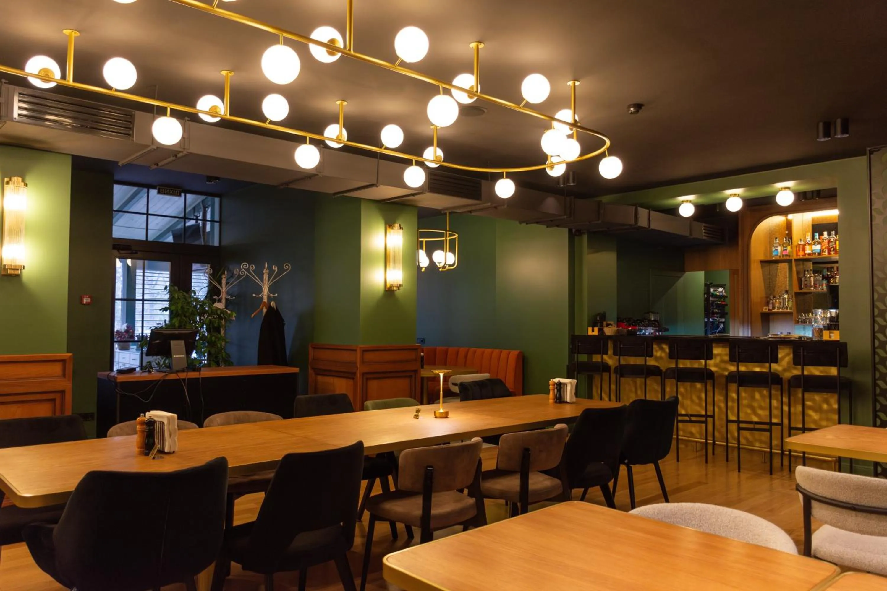 Restaurant/places to eat in Kremin Hotel