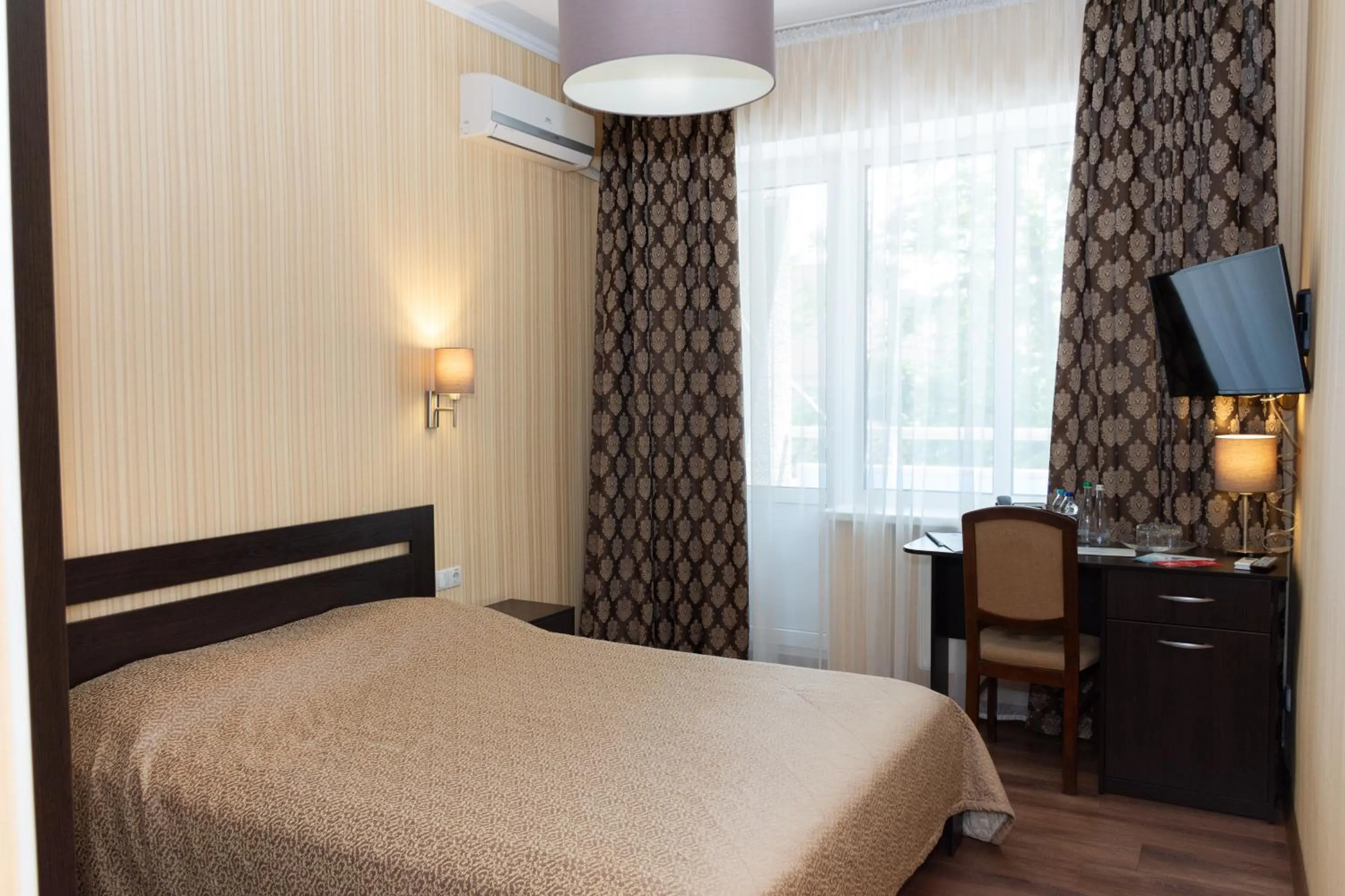 Photo of the whole room, Bed in Kremin Hotel