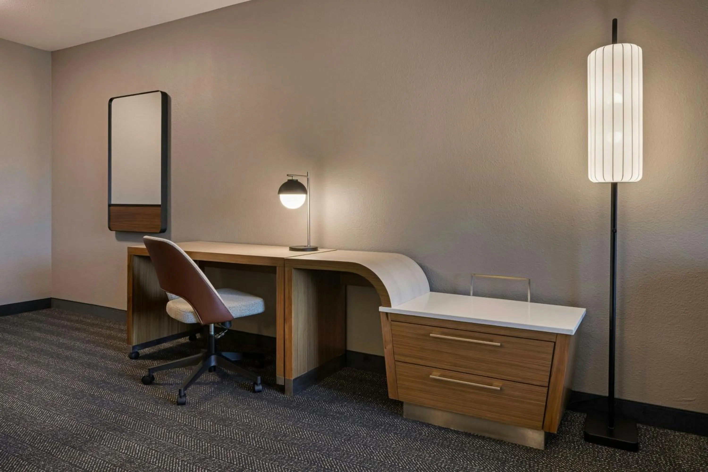 Bedroom in Courtyard by Marriott Sacramento Midtown