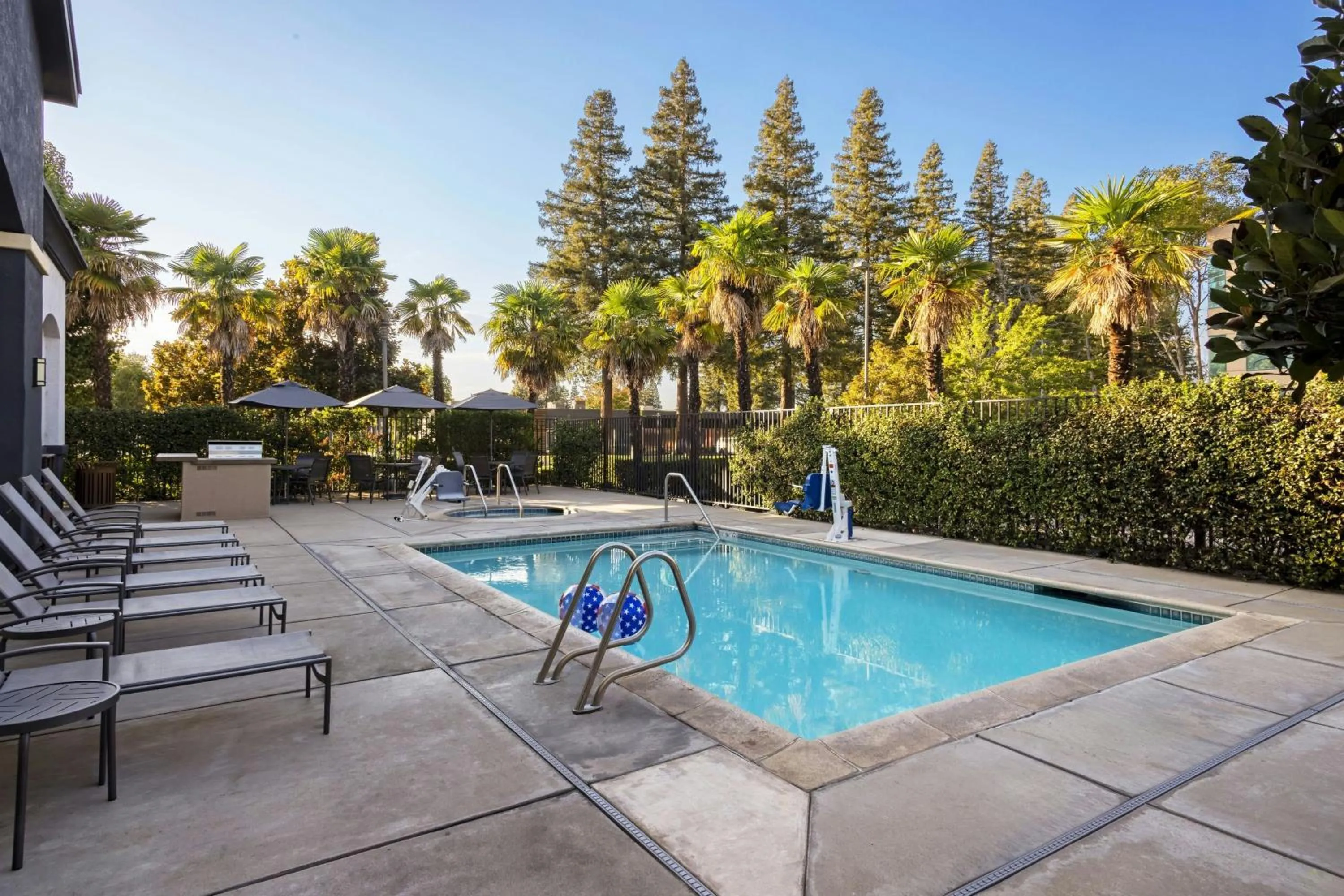 Swimming pool in Fairfield Inn Sacramento Cal Expo
