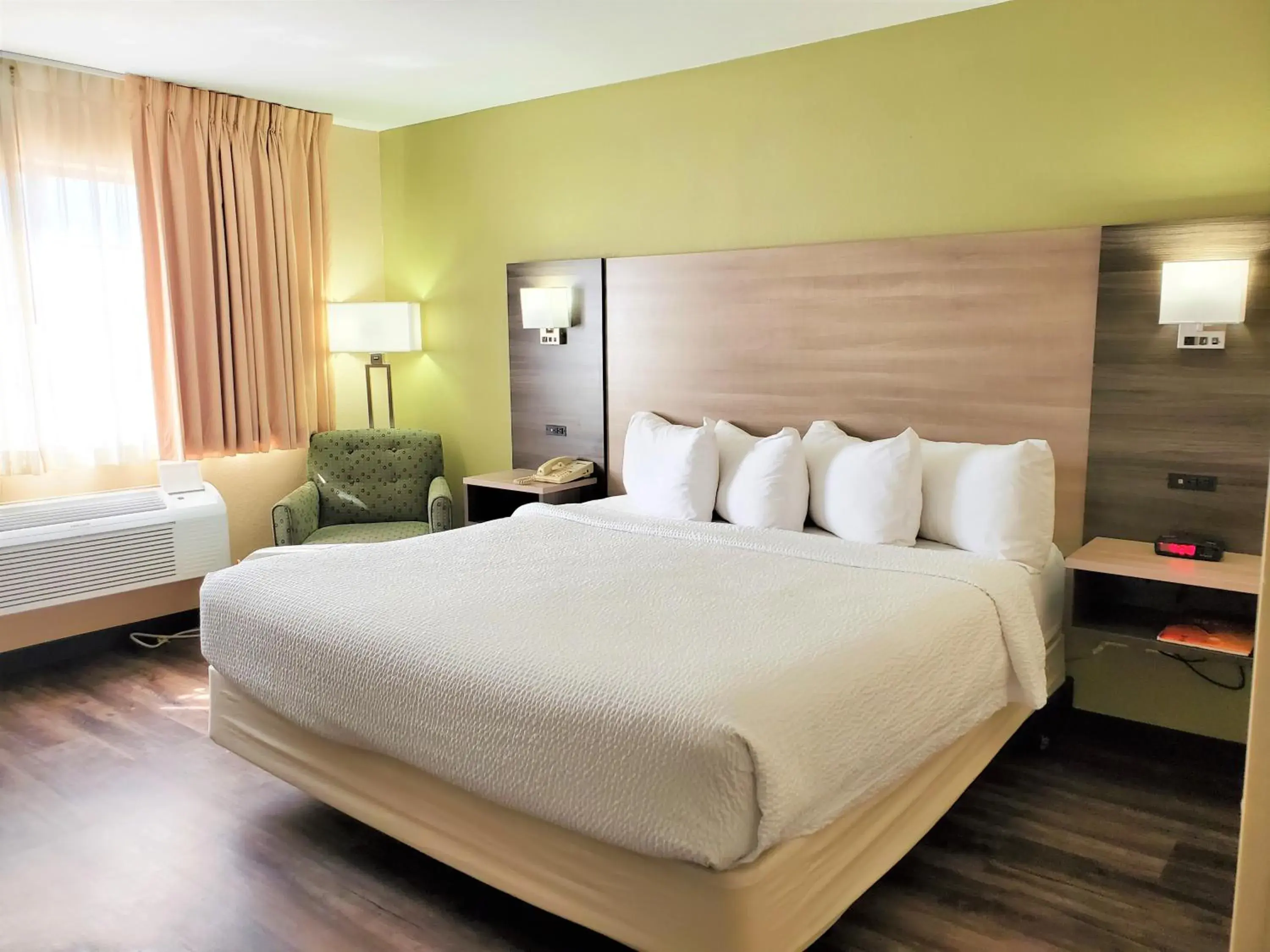 King Room - Disability Access/Non-Smoking in Baymont by Wyndham Santa Fe King Room - Disability Access/Non-Smoking in Baymont by Wyndham Santa Fe