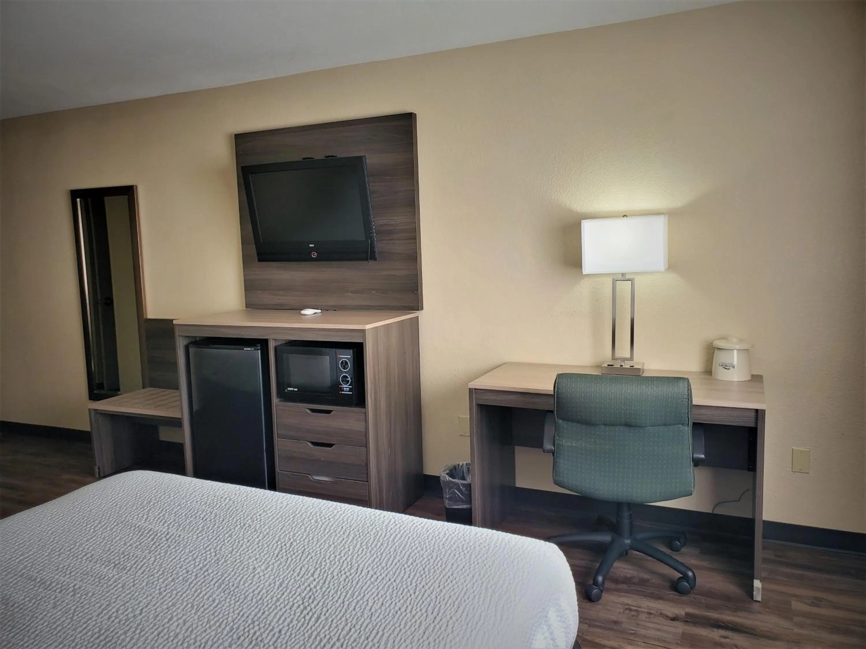 TV and multimedia, Bed in Baymont by Wyndham Santa Fe
