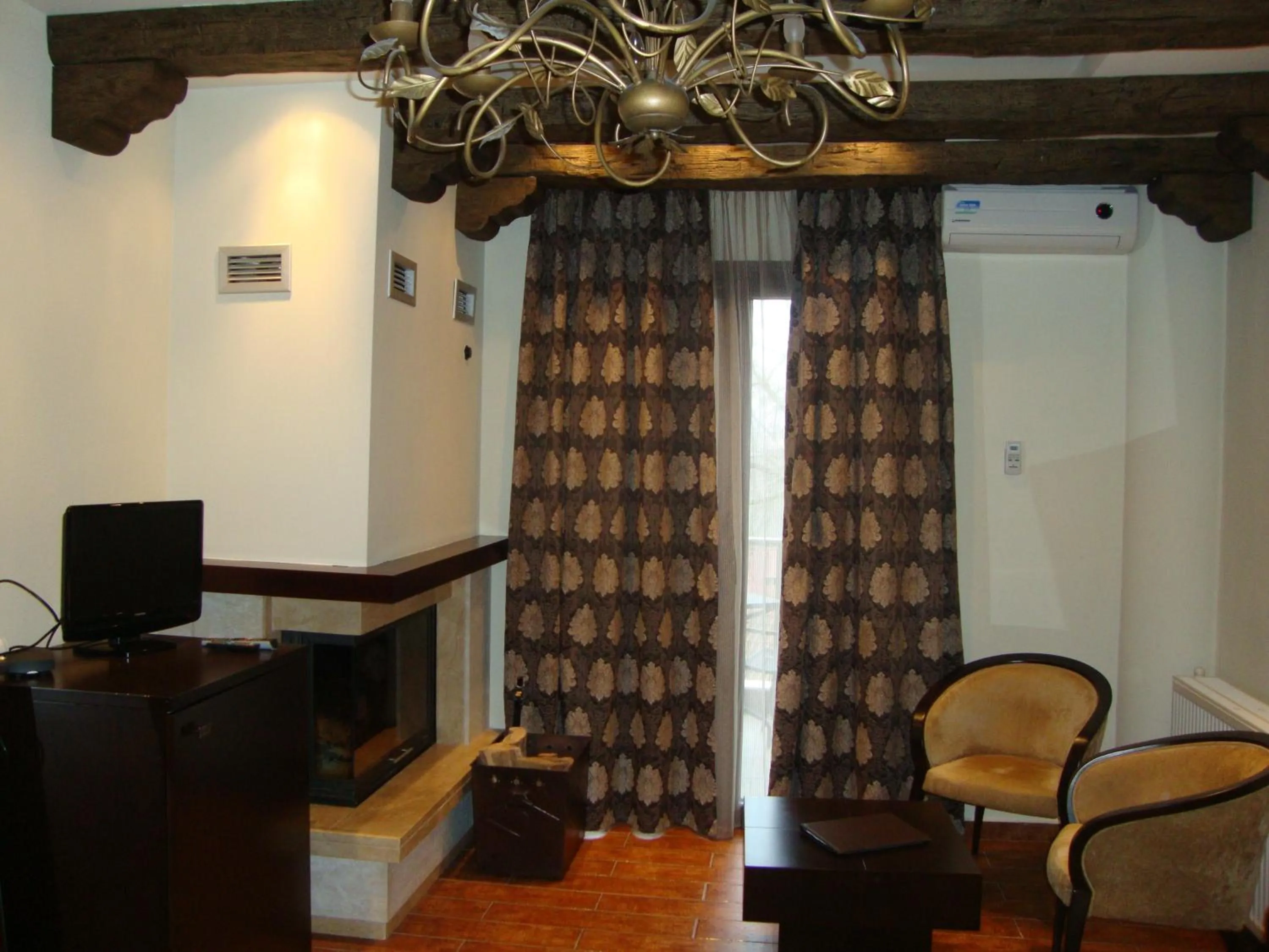 Decorative detail in Nymfes Hotel