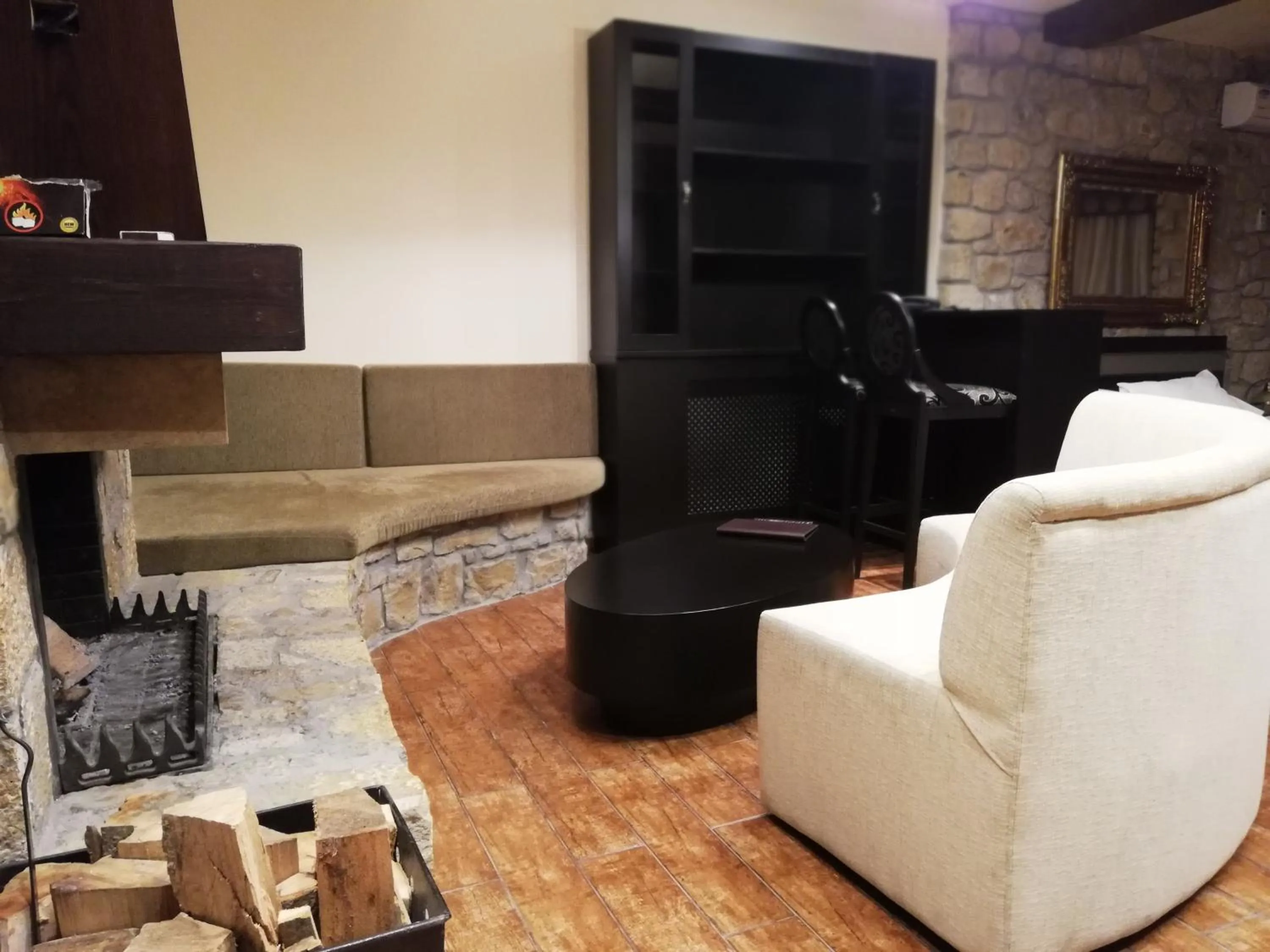 Living room in Nymfes Hotel