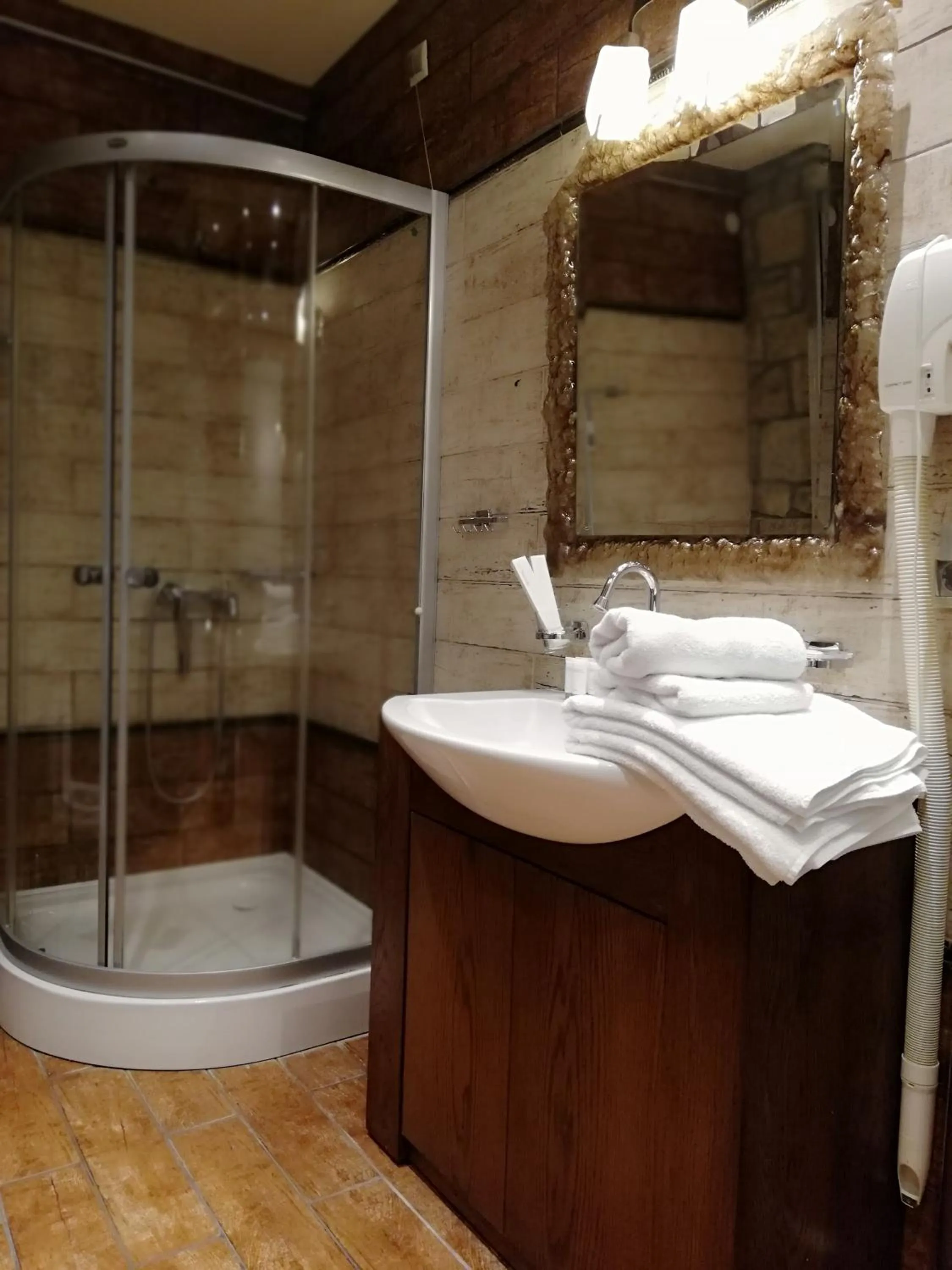 Shower in Nymfes Hotel